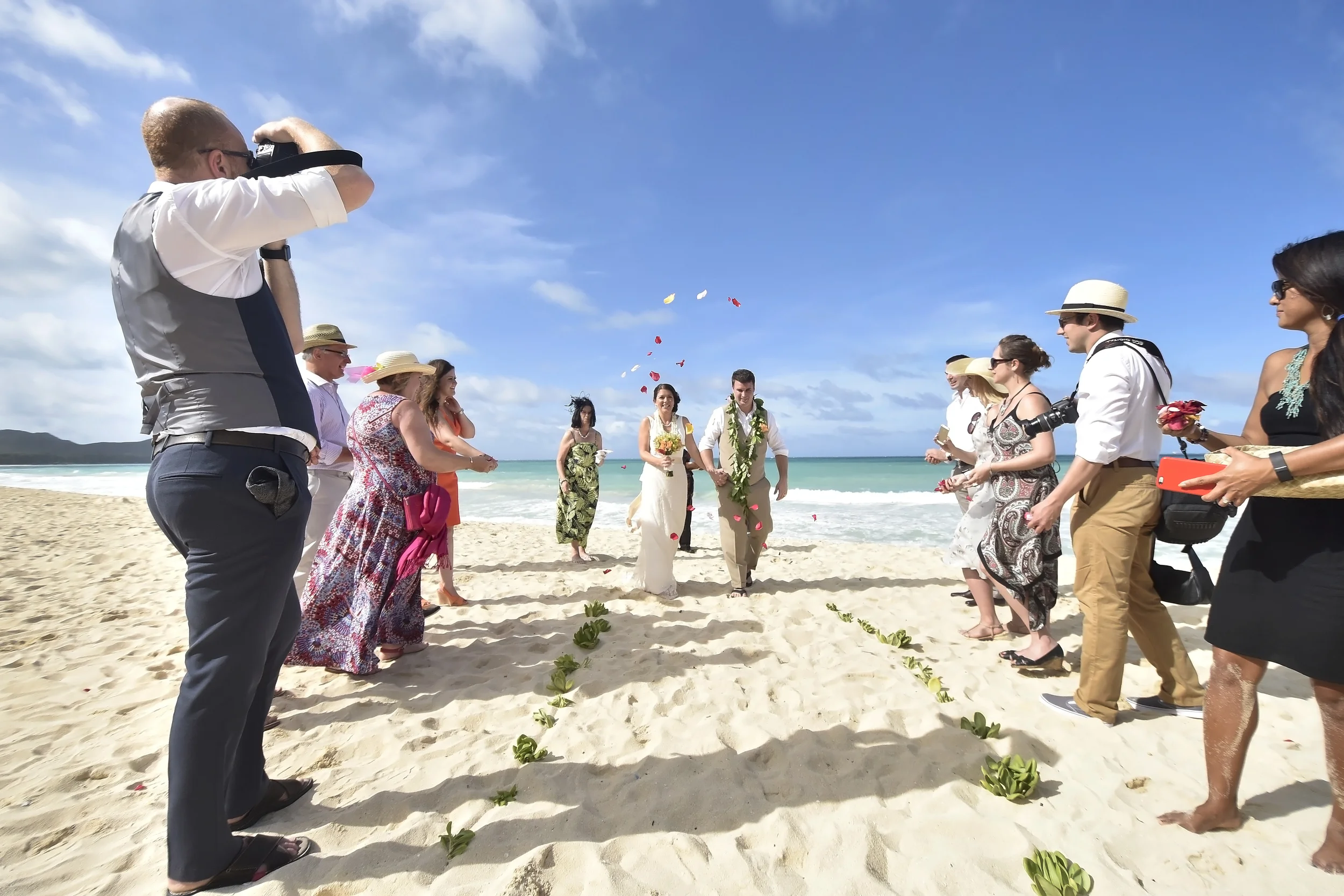 21-waimanalo-beach-wedding-hawaii.jpg