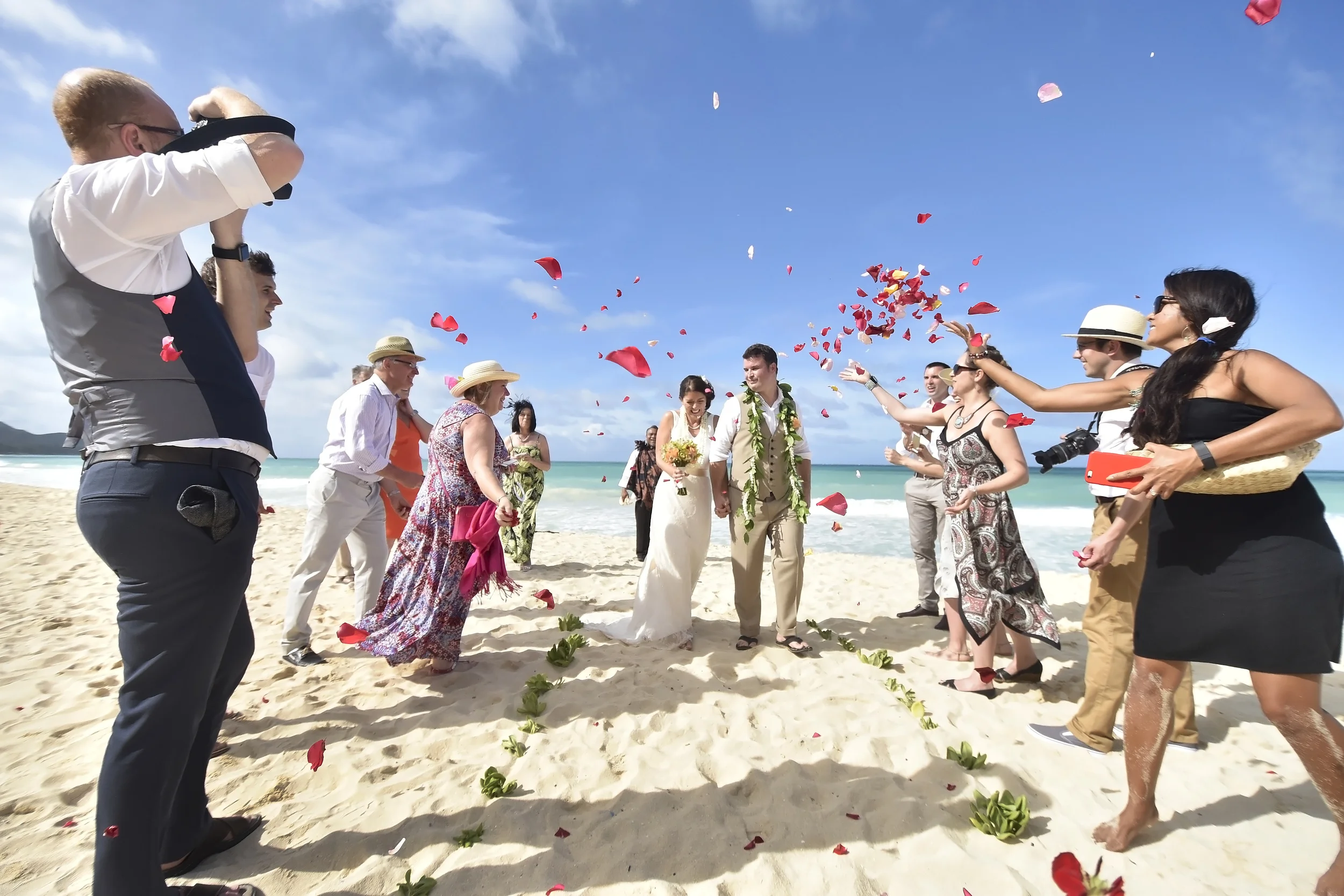 23-waimanalo-beach-wedding-hawaii.jpg