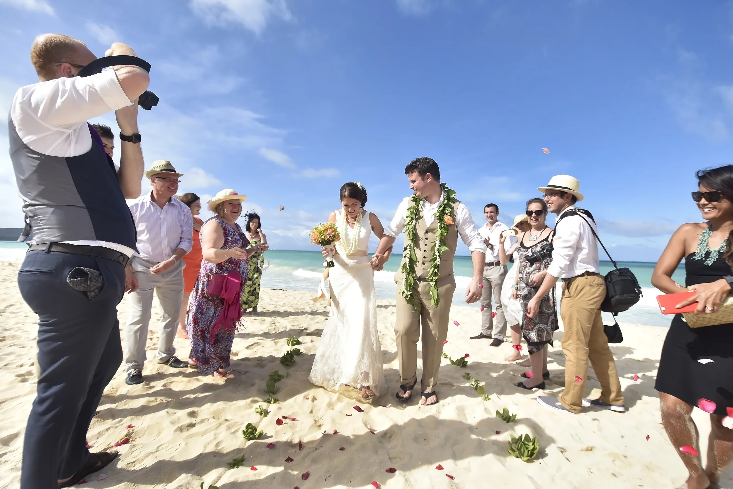 24-waimanalo-beach-wedding-hawaii.jpg