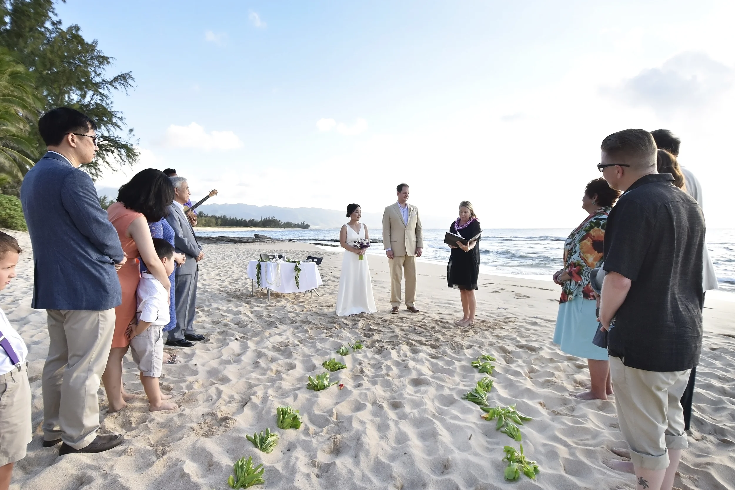19-papailoa-beach-north-shore-wedding.jpg