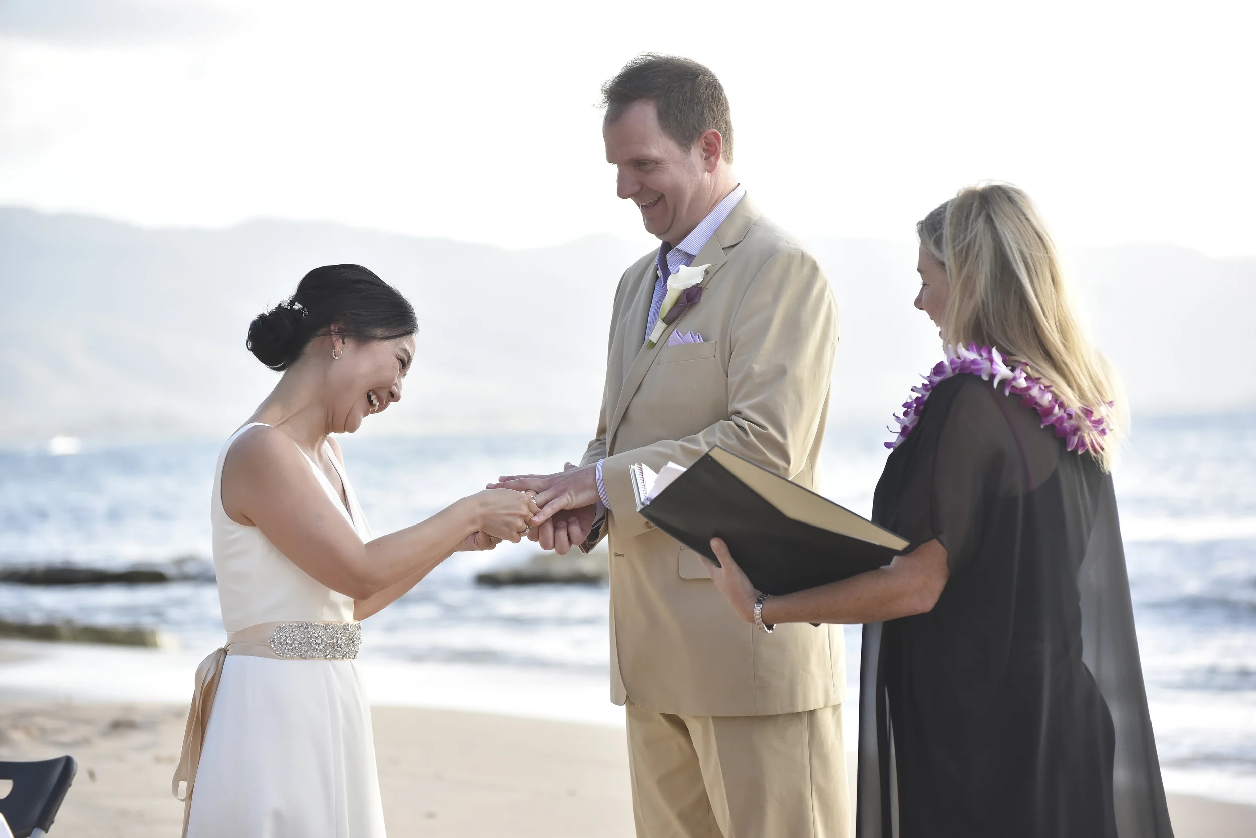 22-papailoa-beach-north-shore-wedding.jpg