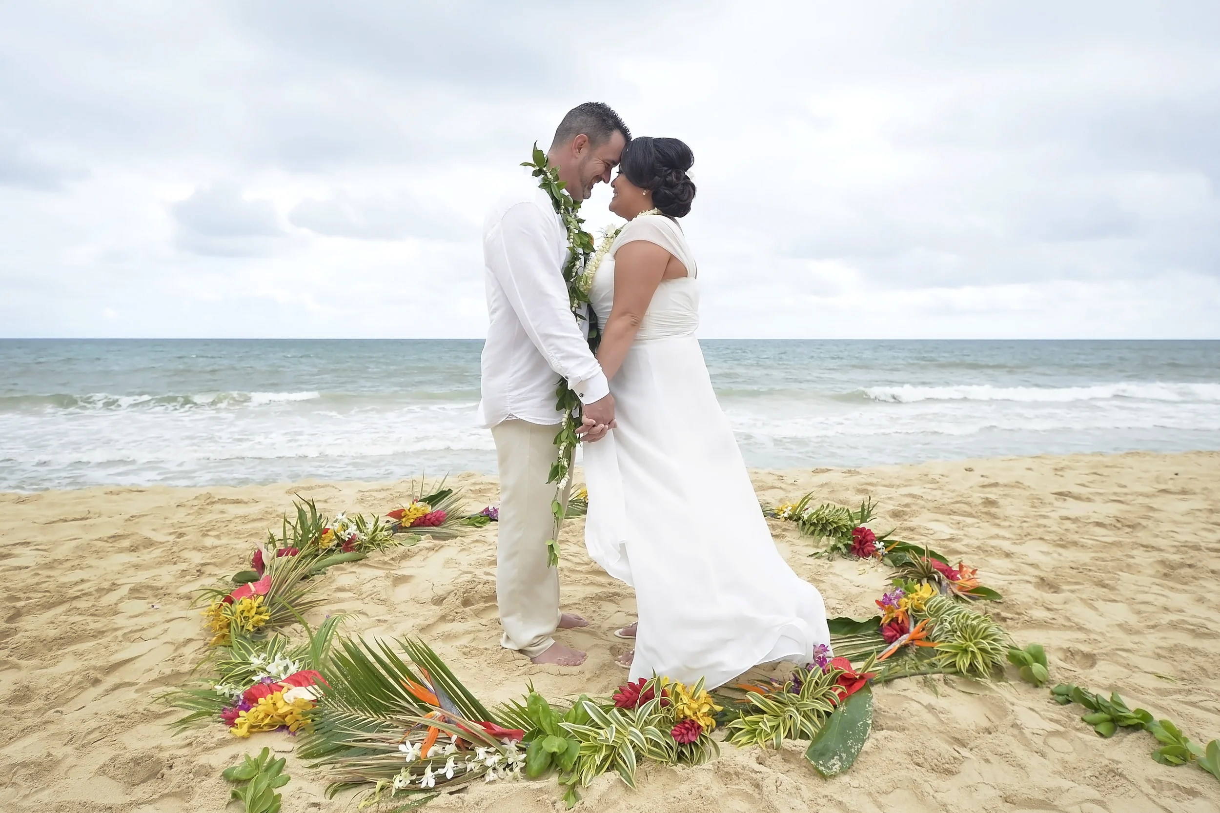 20-waimanalo-beach-hawaii-wedding.jpg