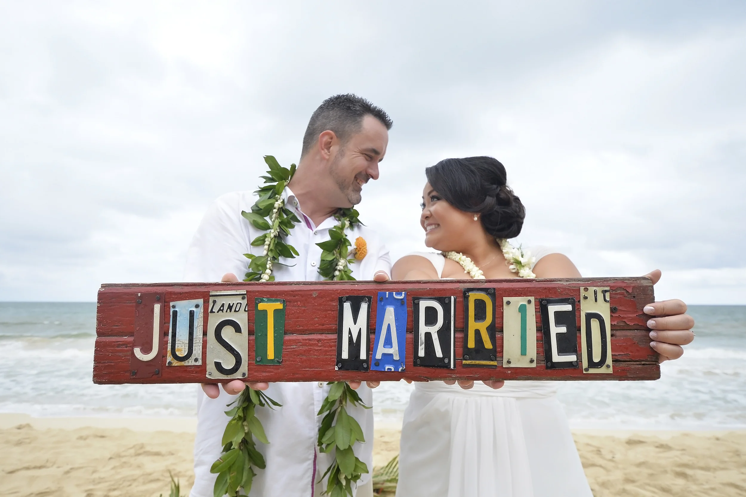22-waimanalo-beach-hawaii-wedding.jpg