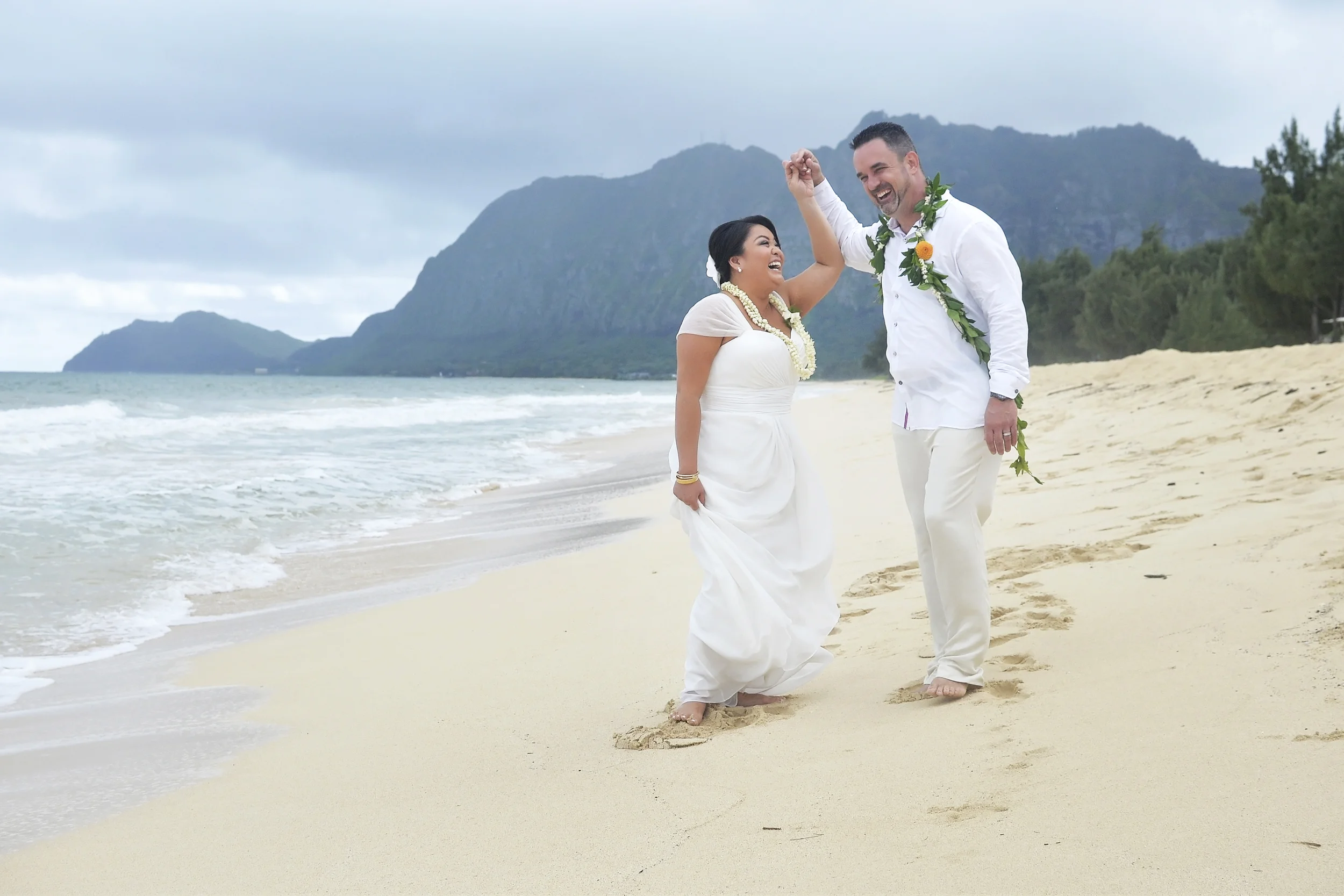 25-waimanalo-beach-hawaii-wedding.jpg