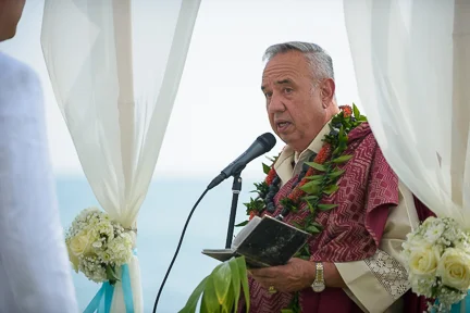 51-banyan-tree-estate-hawaii-wedding-ceremony.jpg