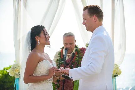 67-banyan-tree-estate-hawaii-wedding-ceremony.jpg