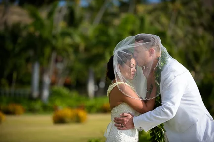 105-banyan-tree-estate-hawaii-wedding-ceremony.jpg