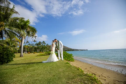 104-banyan-tree-estate-hawaii-wedding-ceremony.jpg