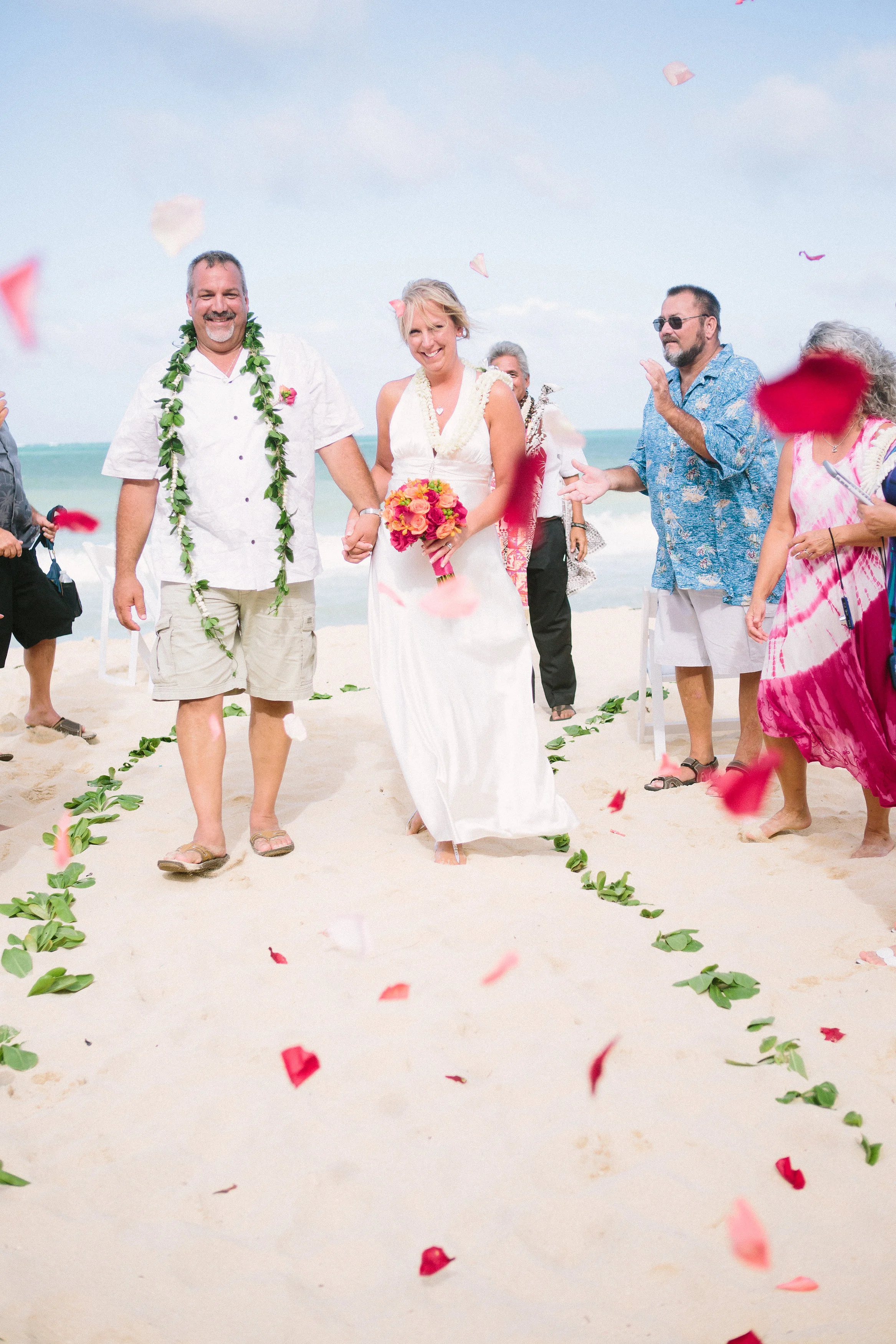 11-waimanalo-bay-beach-wedding.jpg