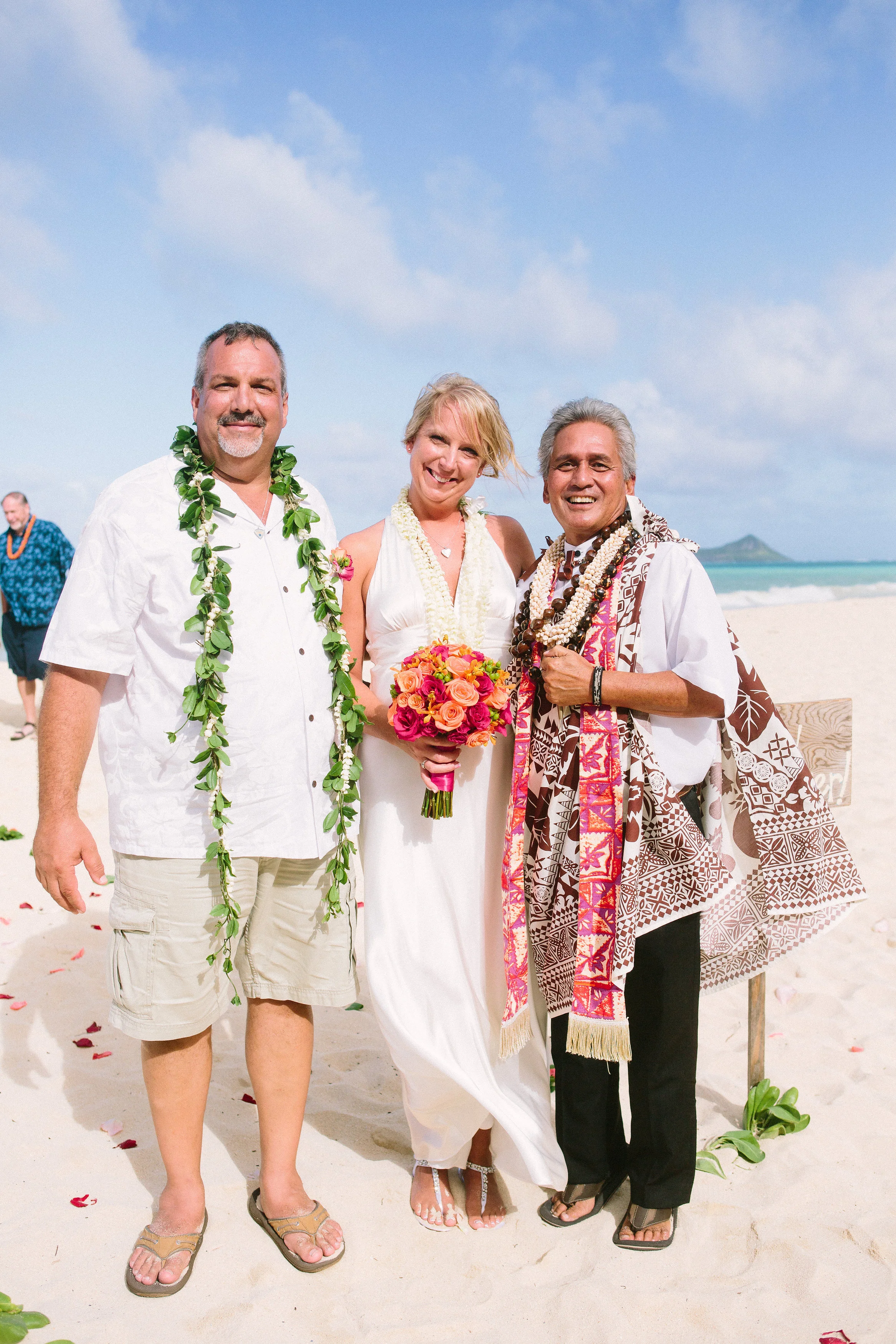 13-waimanalo-bay-beach-wedding.jpg