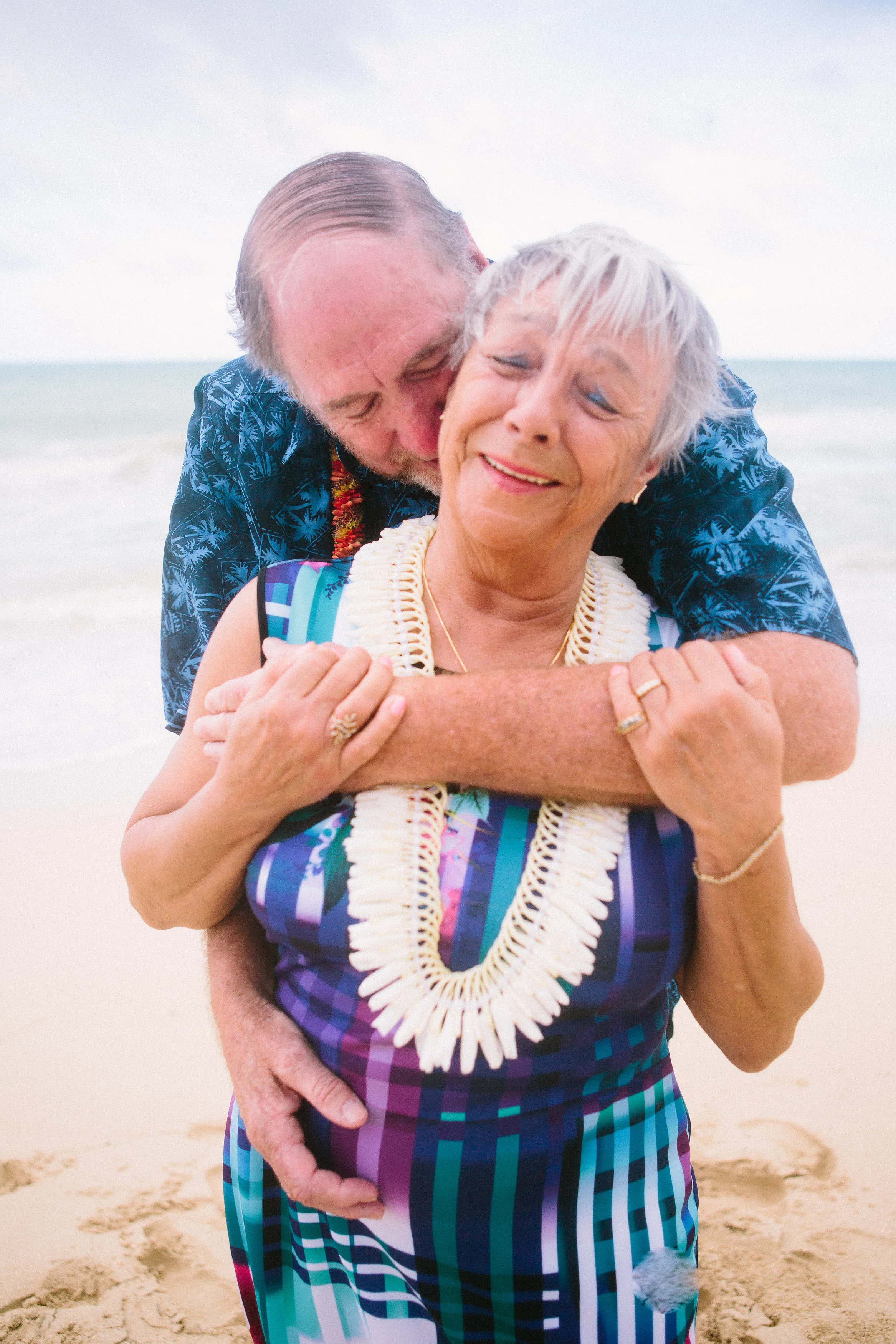 18-waimanalo-bay-beach-wedding.jpg