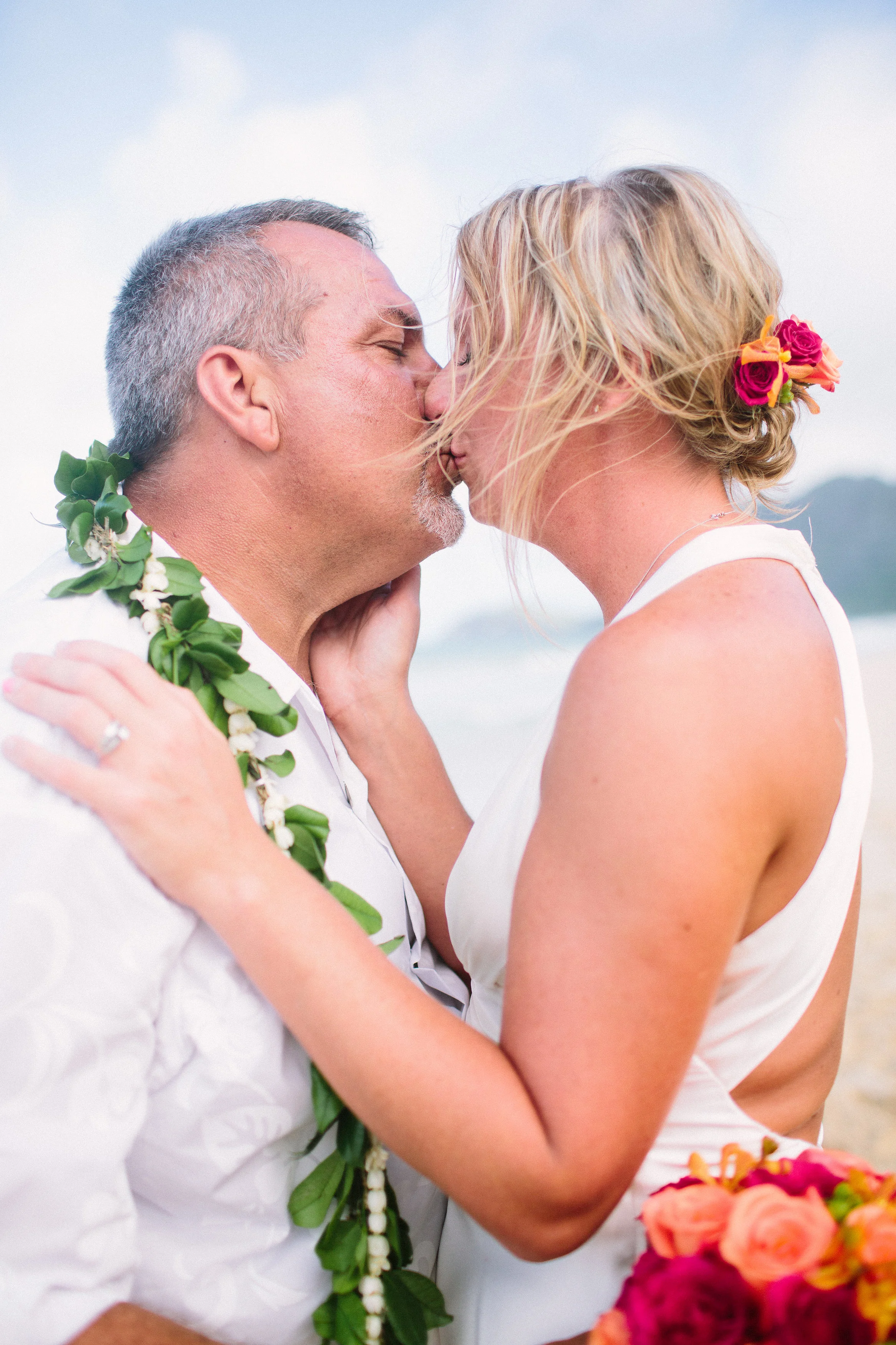 32-waimanalo-bay-beach-wedding.jpg