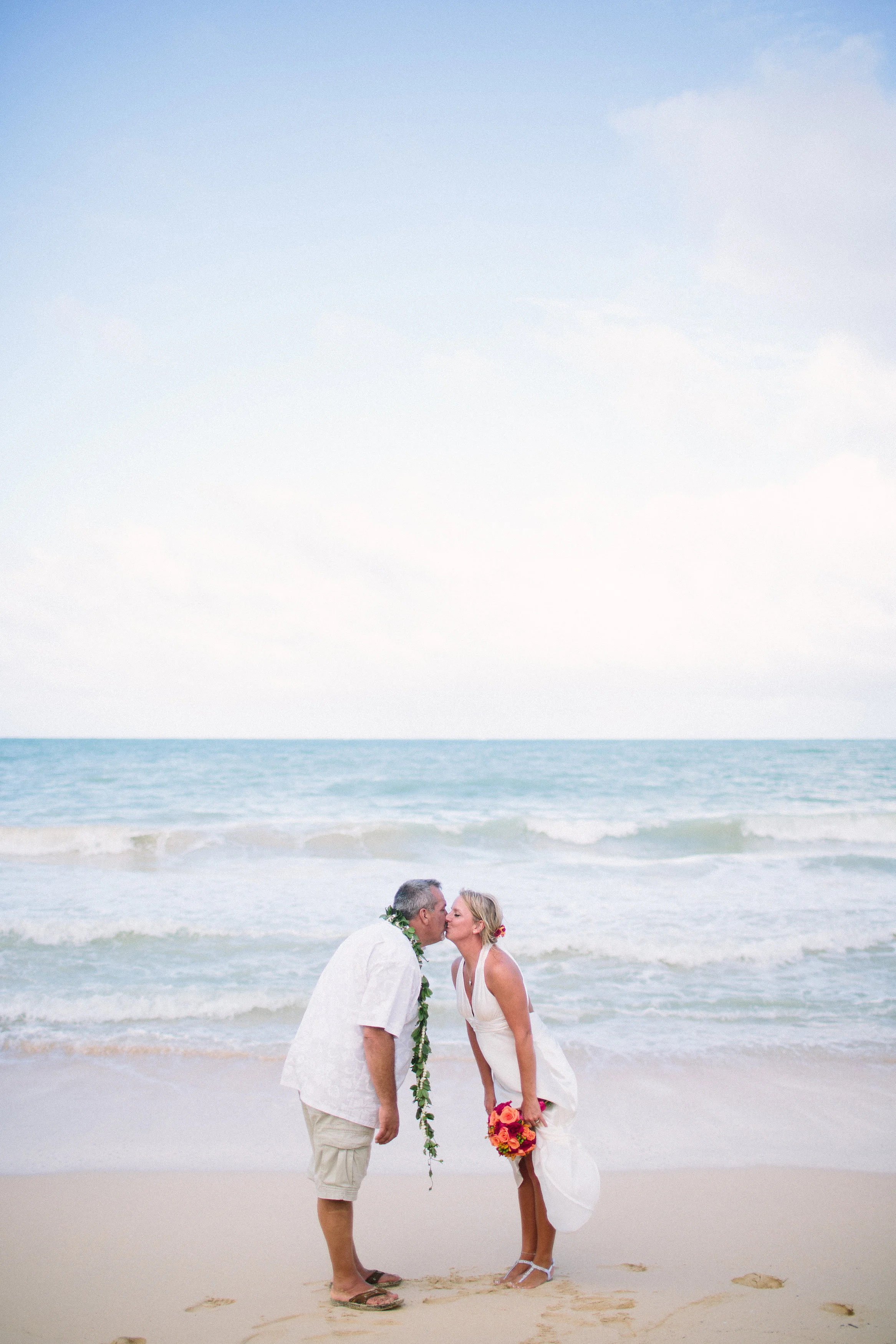 34-waimanalo-bay-beach-wedding.jpg