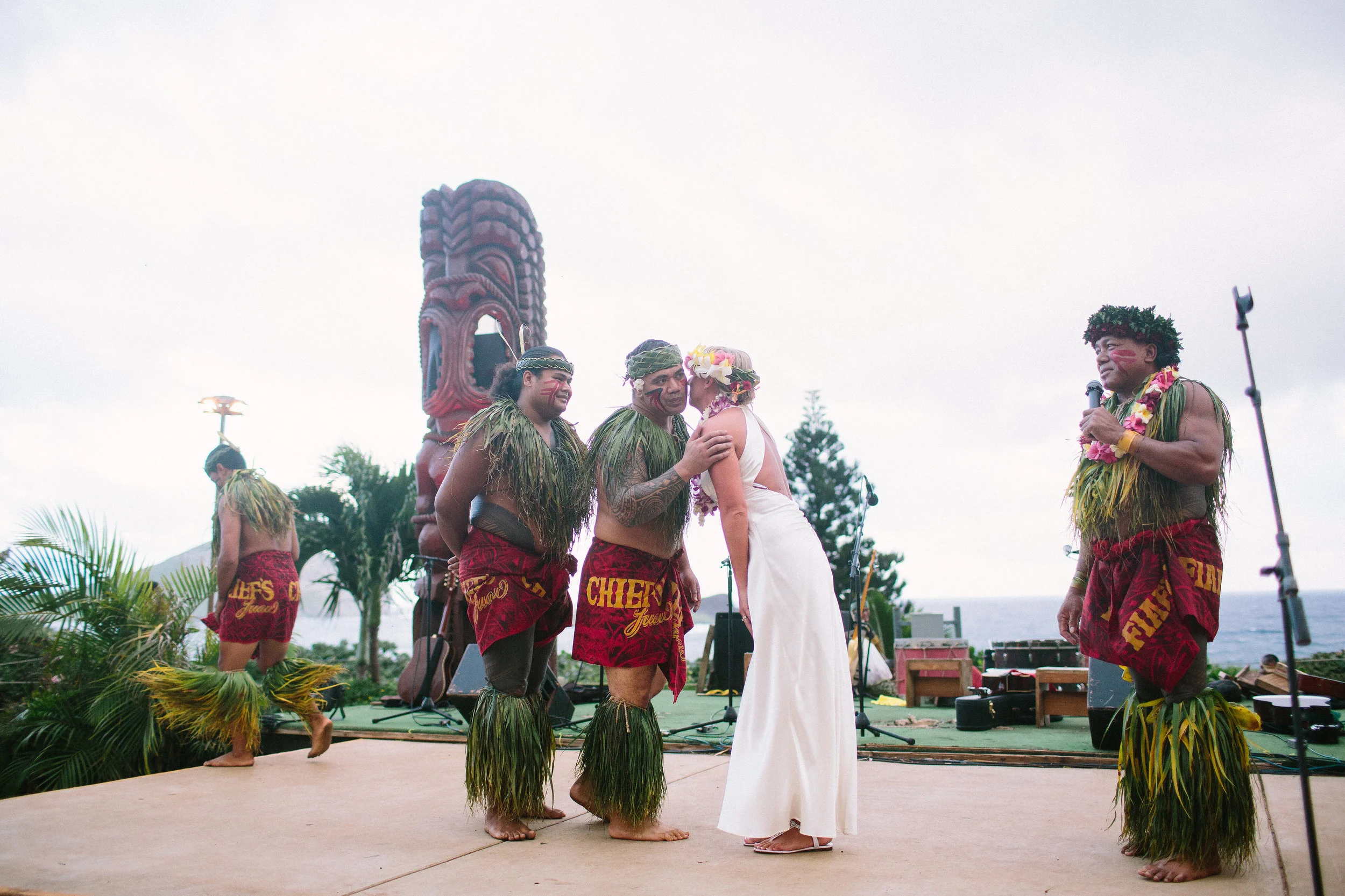 48-waimanalo-bay-beach-wedding.jpg