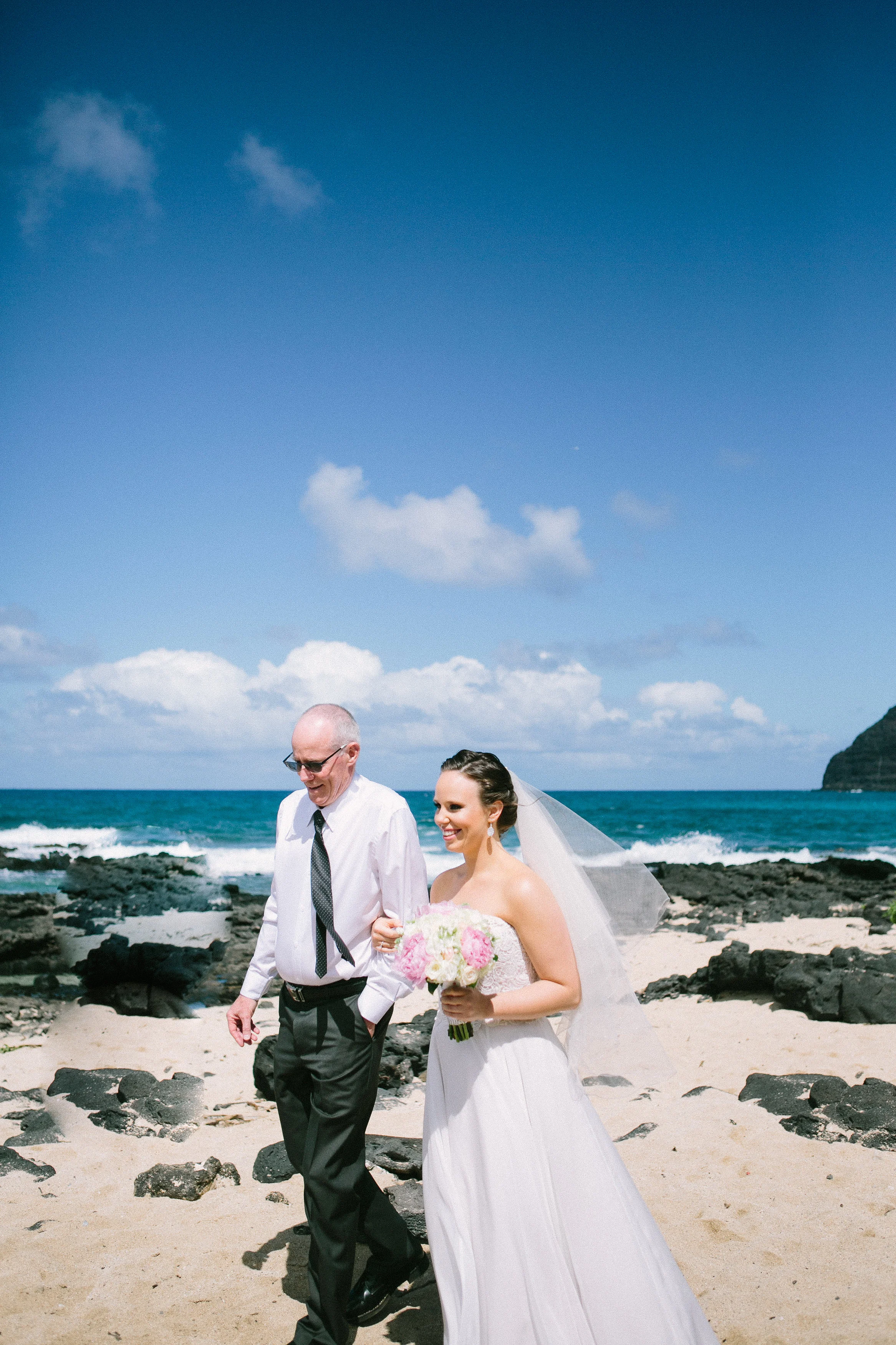 1-makapuu-beach-wedding-ceremony.jpg