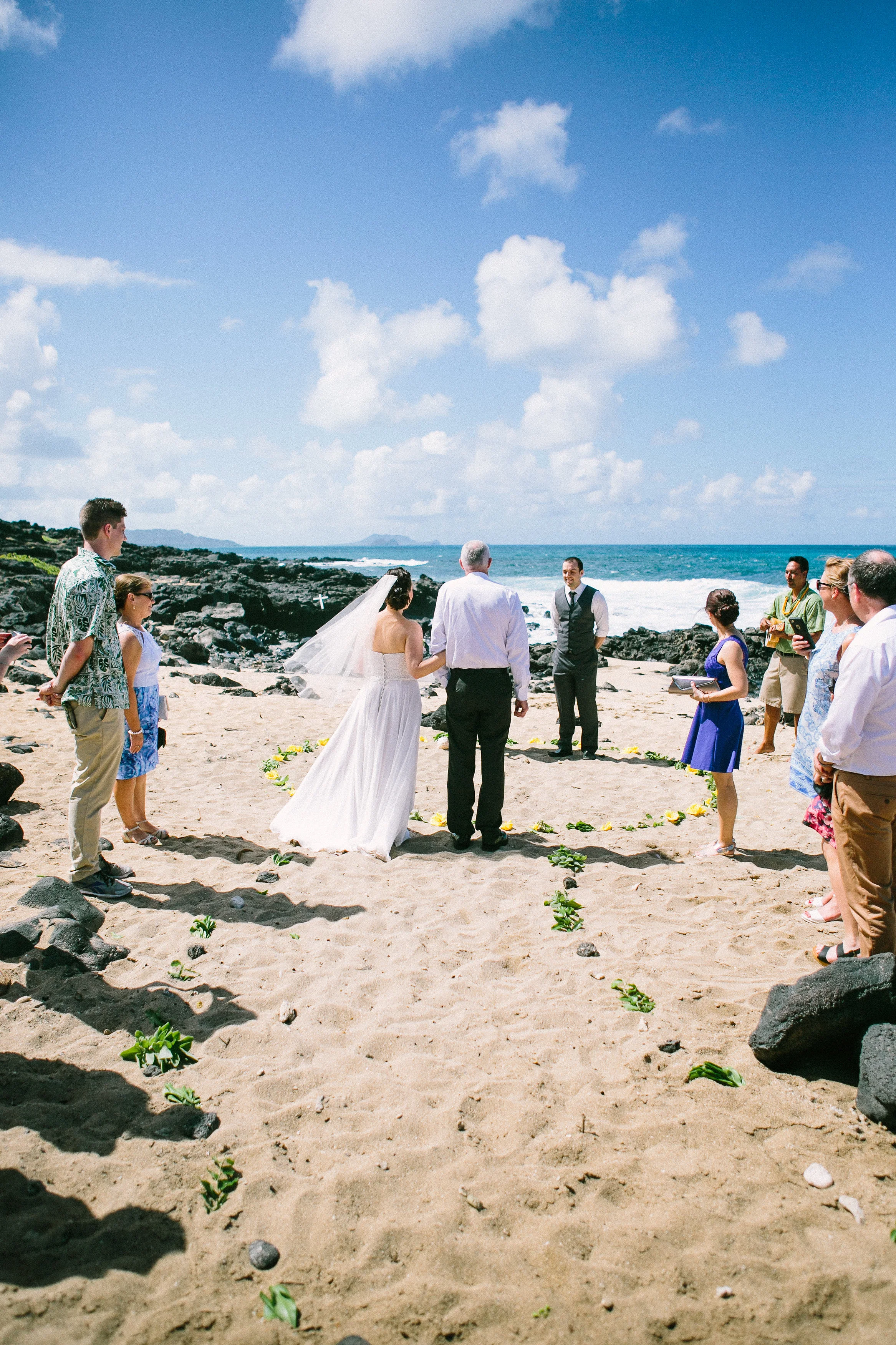 2-makapuu-beach-wedding-ceremony.jpg