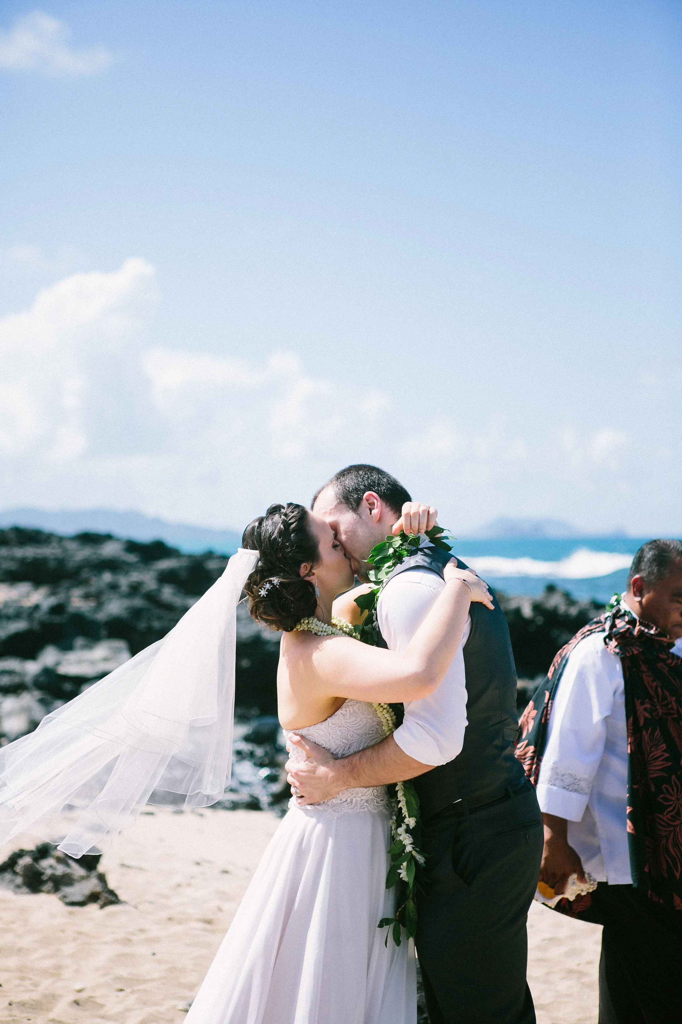 8-makapuu-beach-wedding-ceremony.jpg