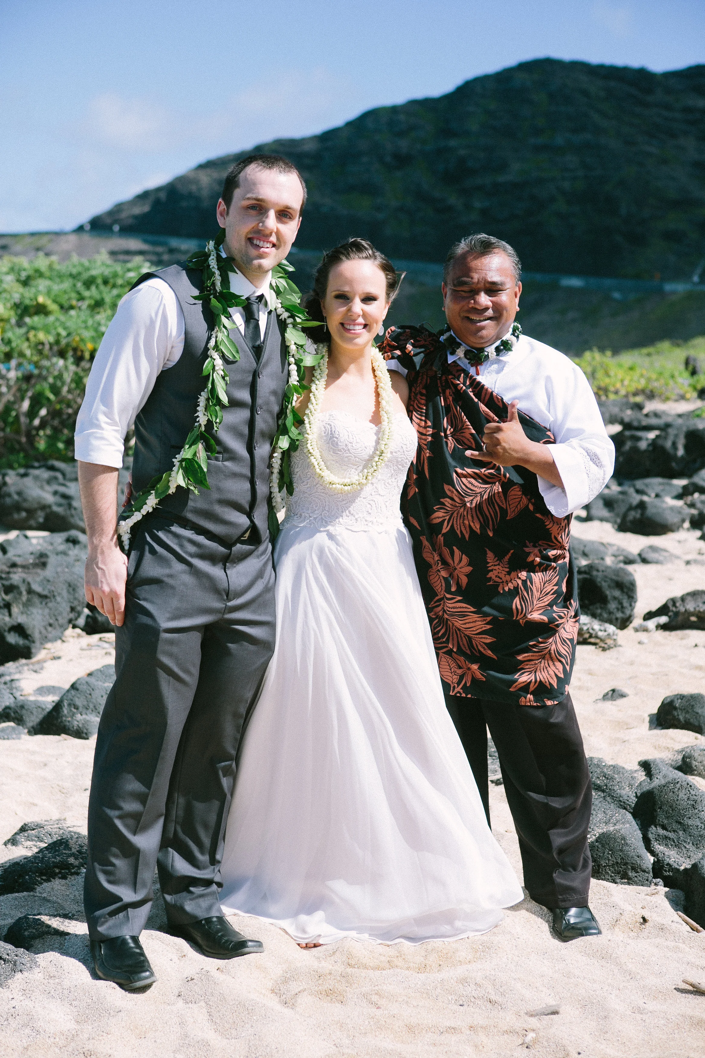 10-makapuu-beach-wedding-ceremony.jpg