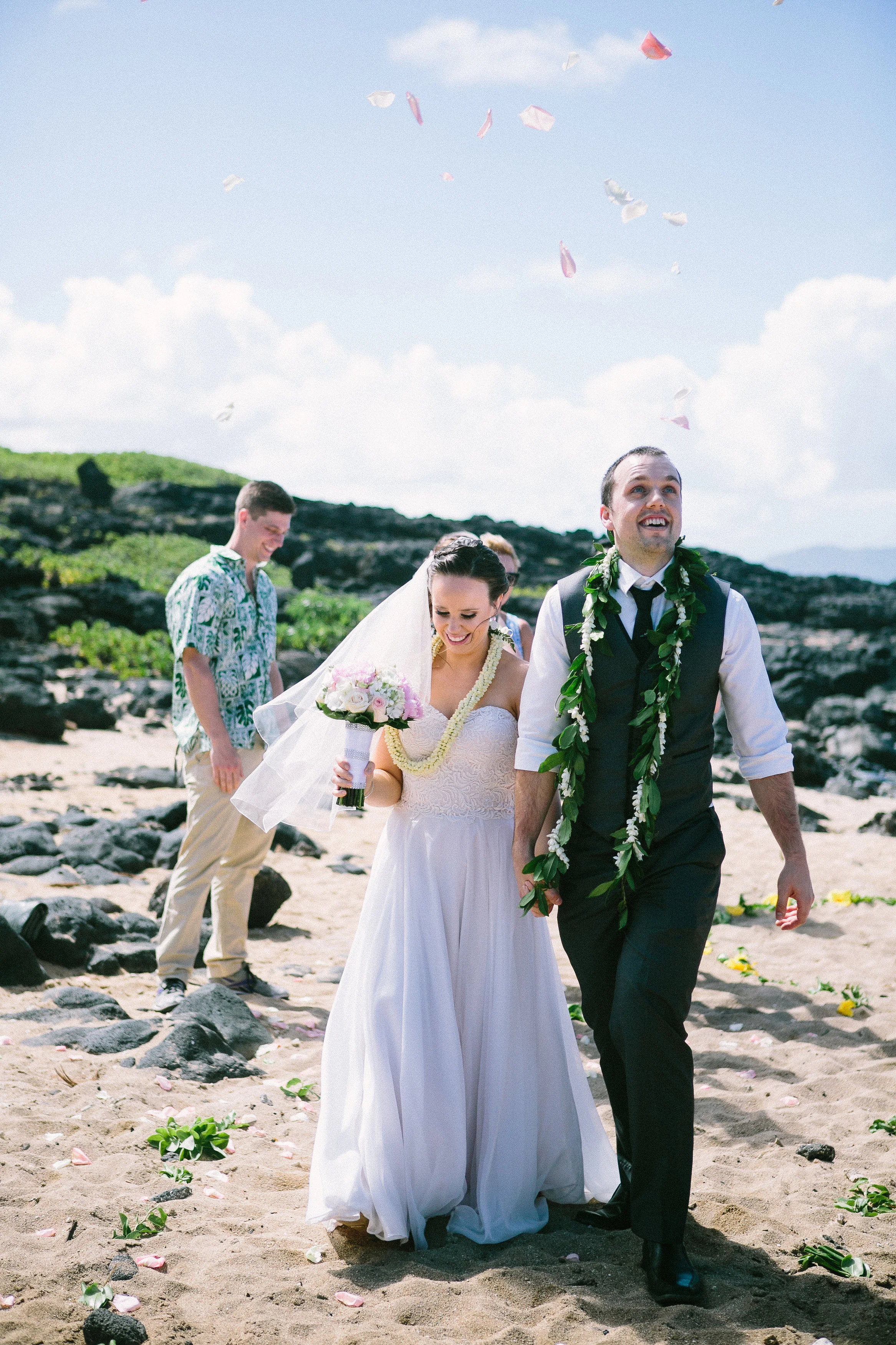 9-makapuu-beach-wedding-ceremony.jpg