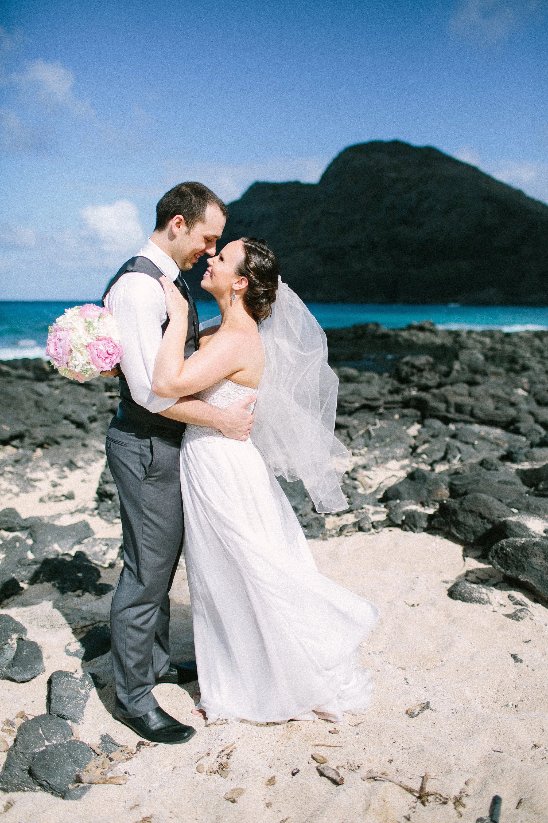 20-makapuu-beach-wedding-ceremony.jpg