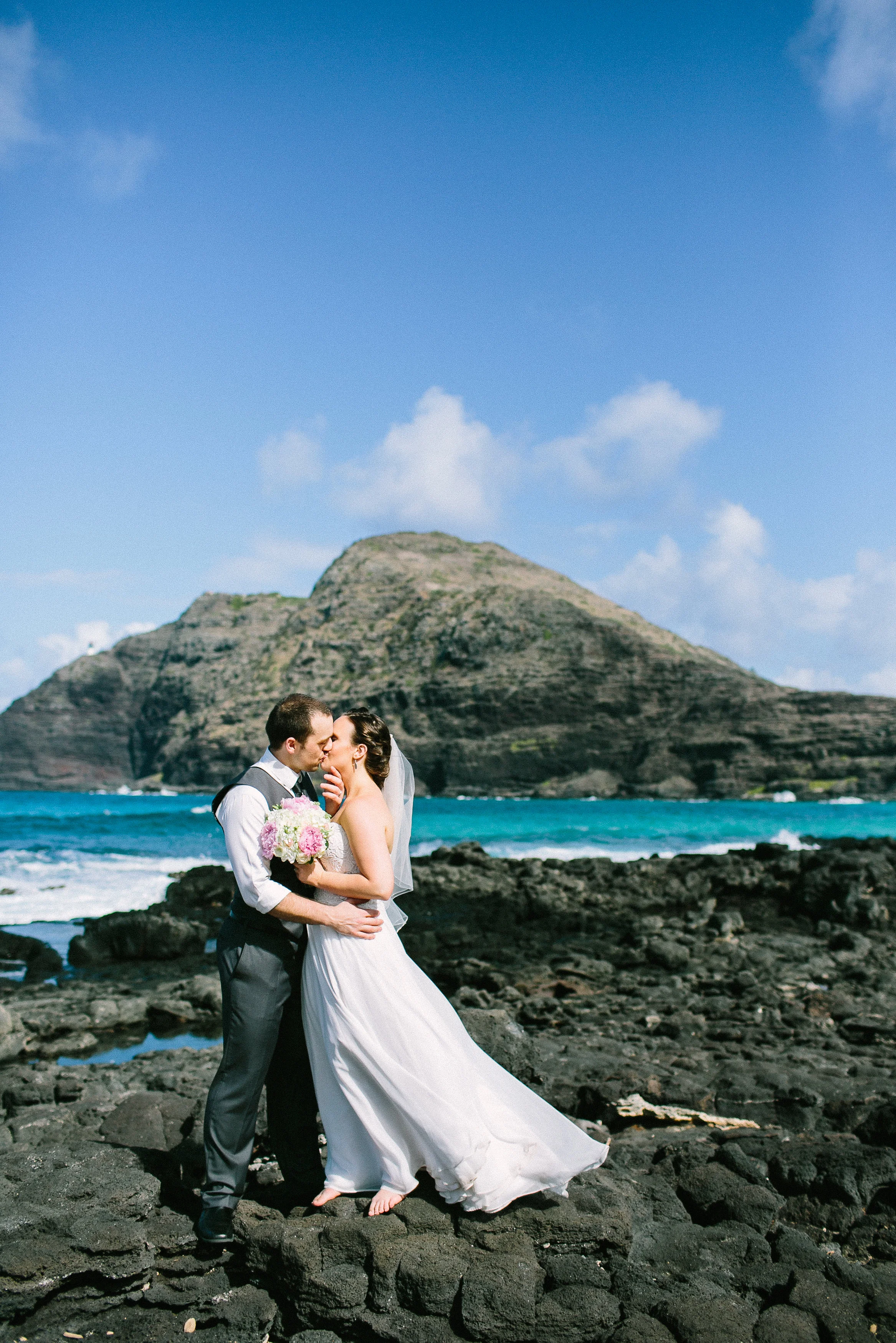 23-makapuu-beach-wedding-ceremony.jpg