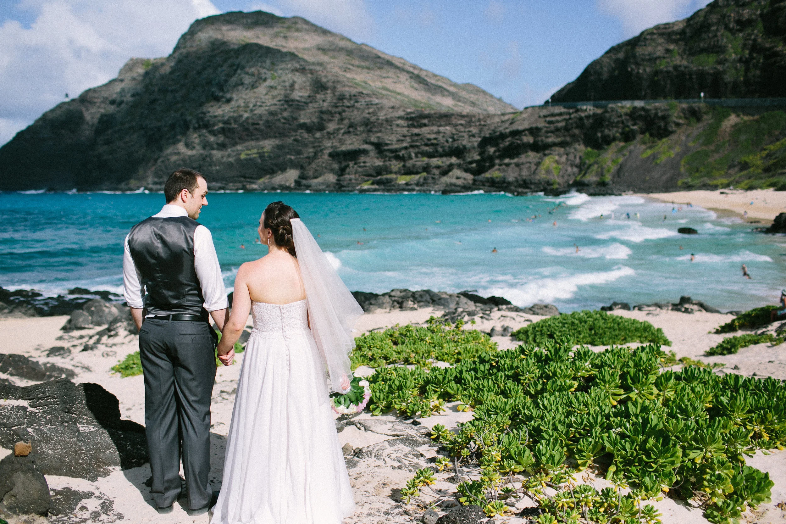 37-makapuu-beach-wedding-ceremony.jpg