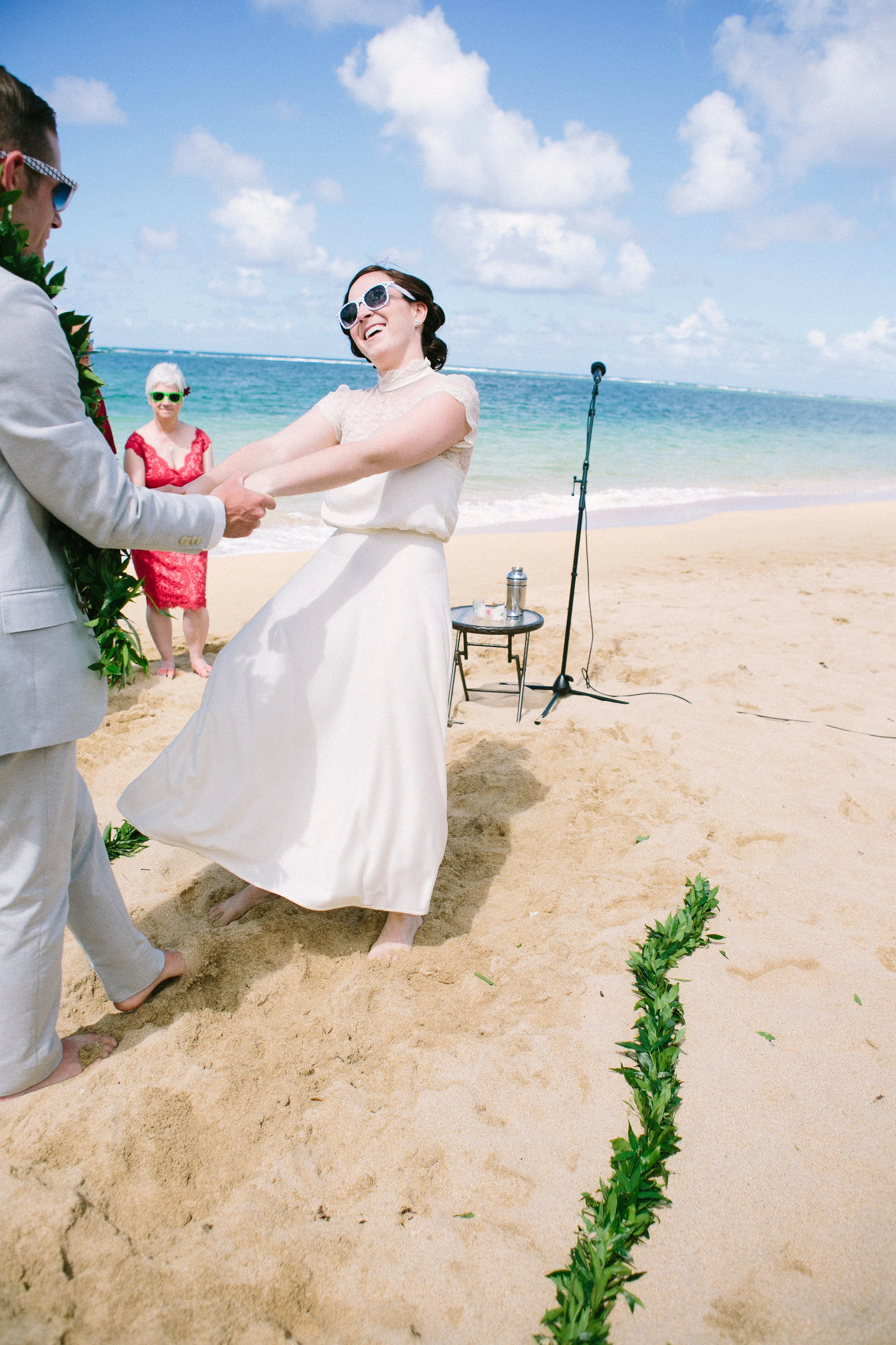 19-hauula-beach-wedding.jpg