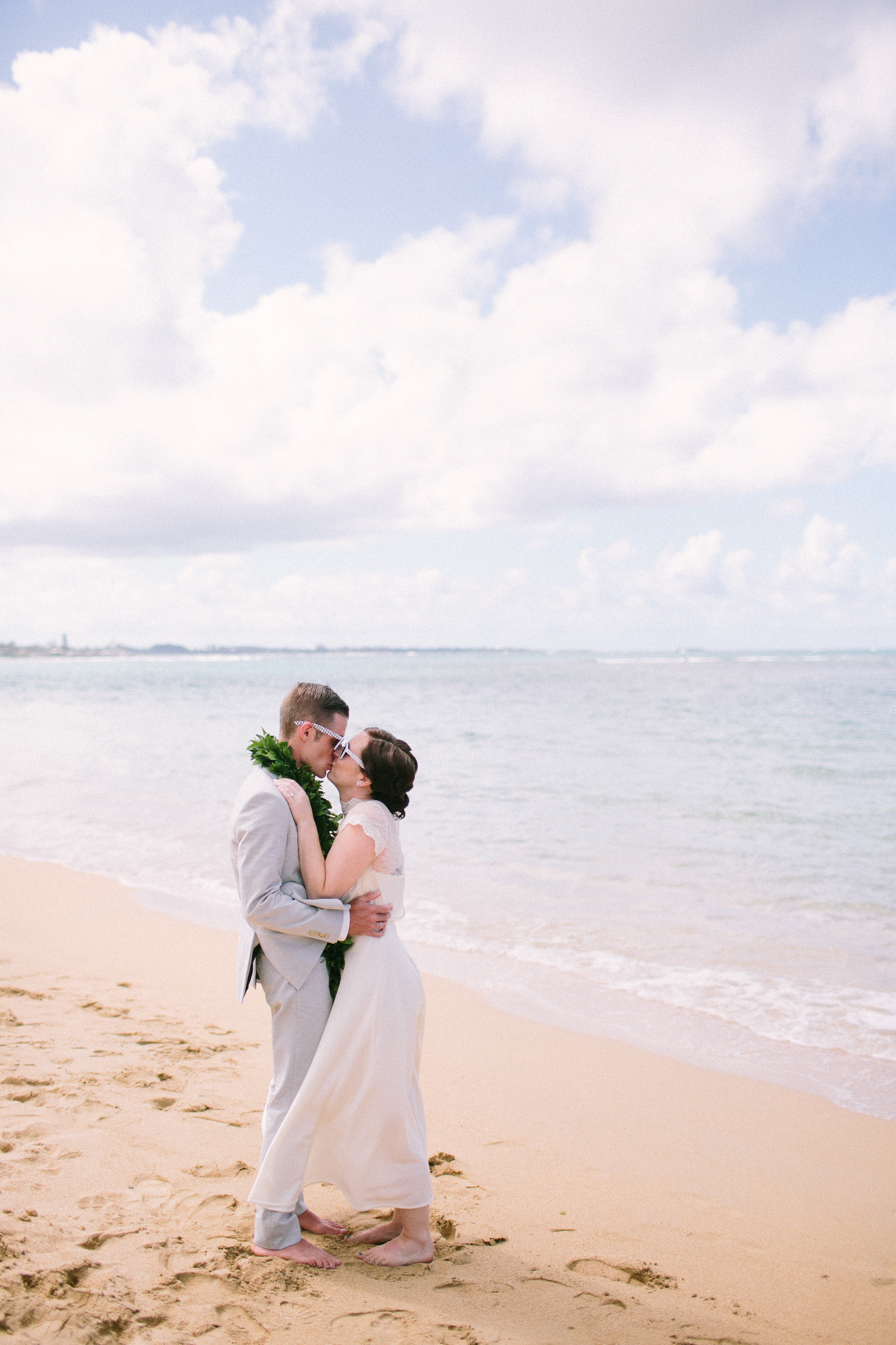 25-hauula-beach-wedding.jpg
