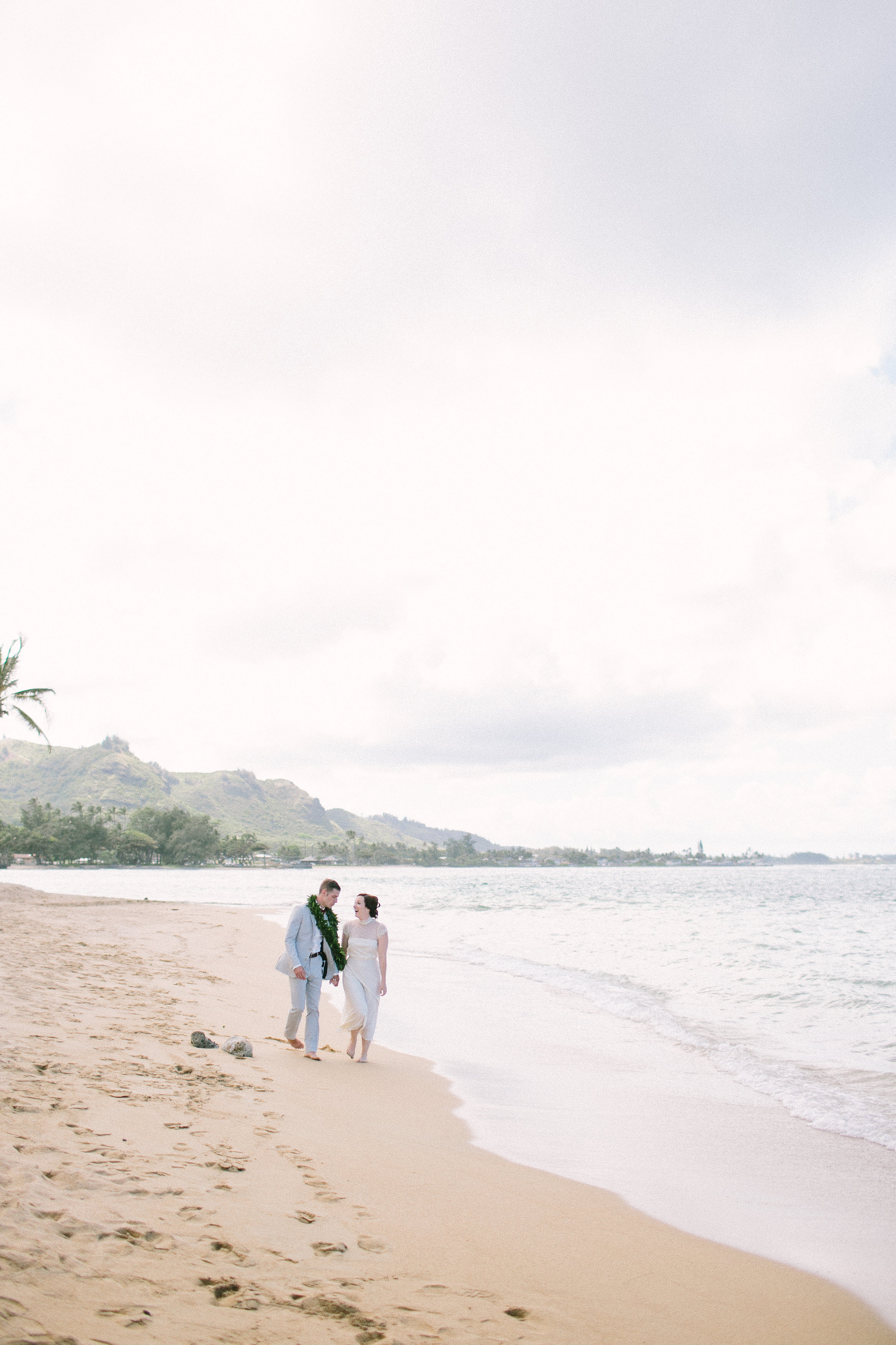 30-hauula-beach-wedding.jpg