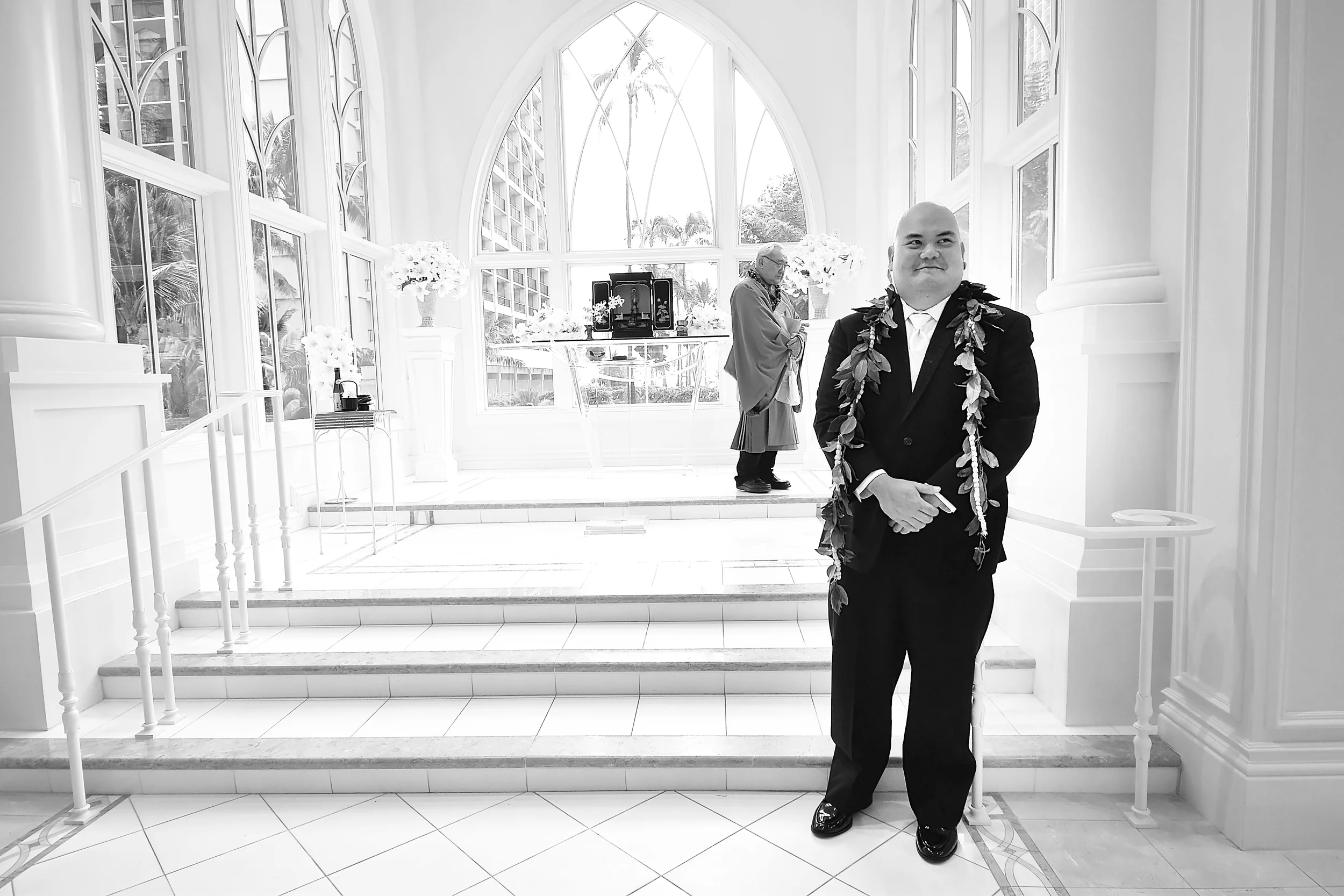 15-crystal-chapel-hilton-hawaiian-village-wedding.jpg