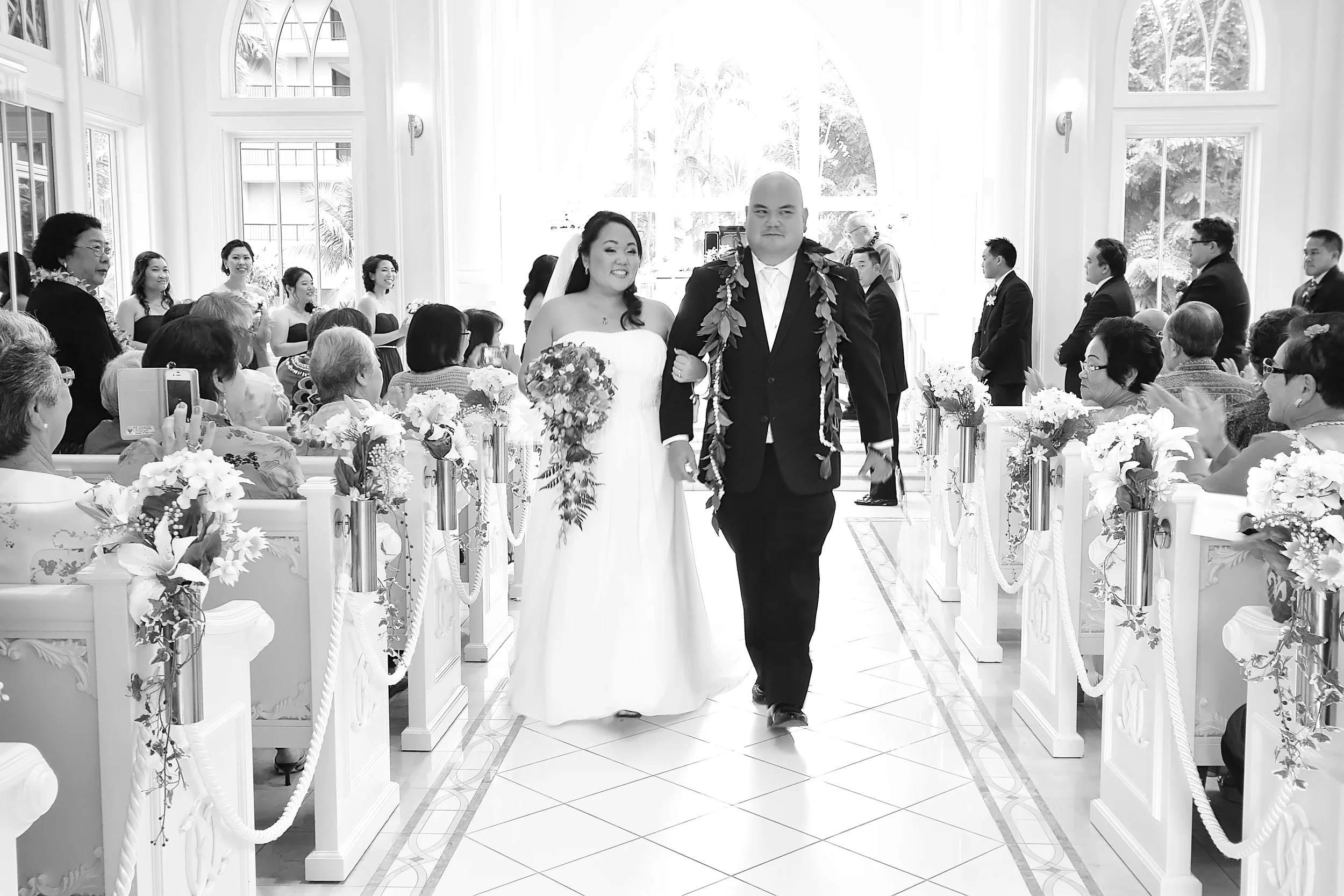 19-crystal-chapel-hilton-hawaiian-village-wedding.jpg