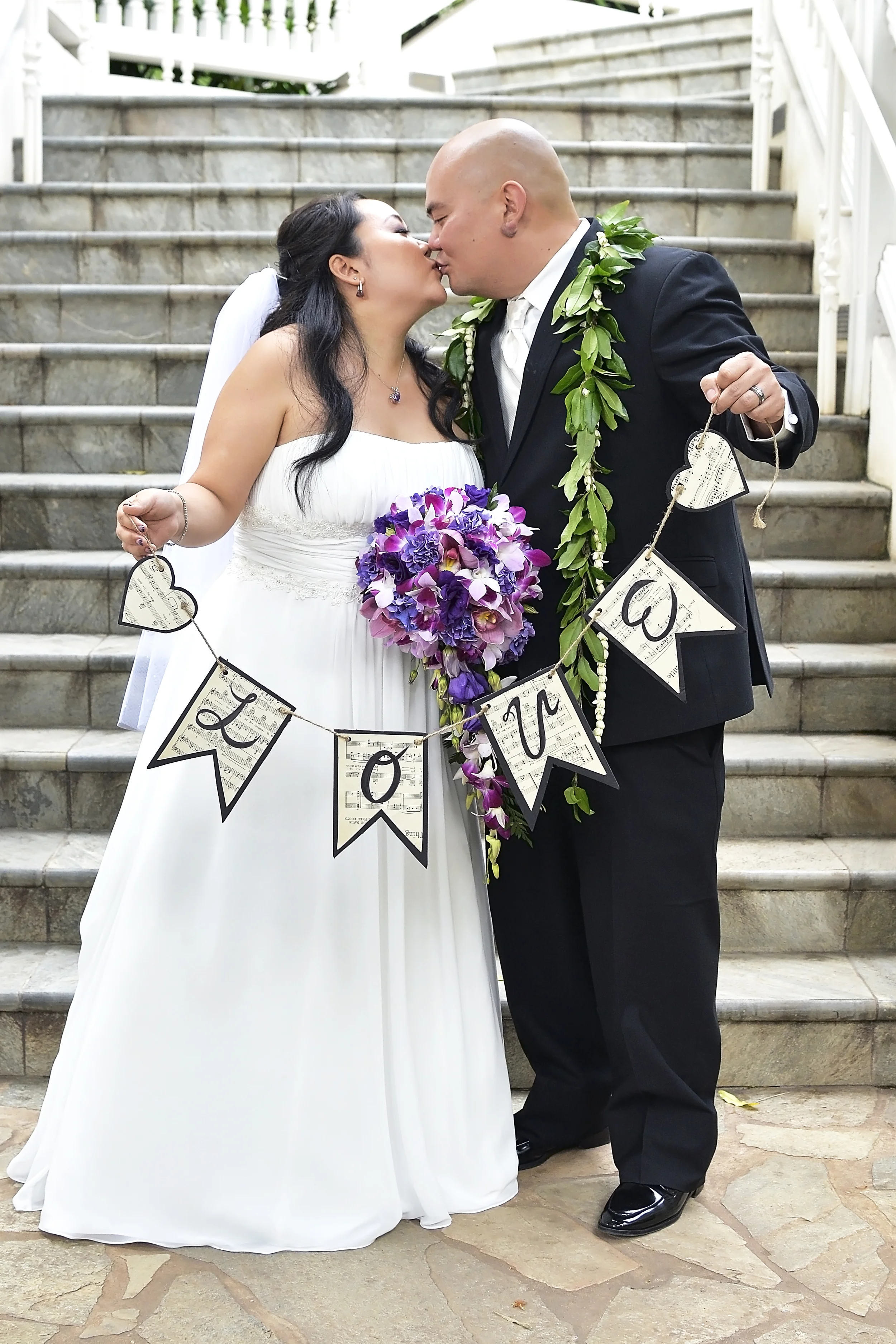 28-crystal-chapel-hilton-hawaiian-village-wedding.jpg