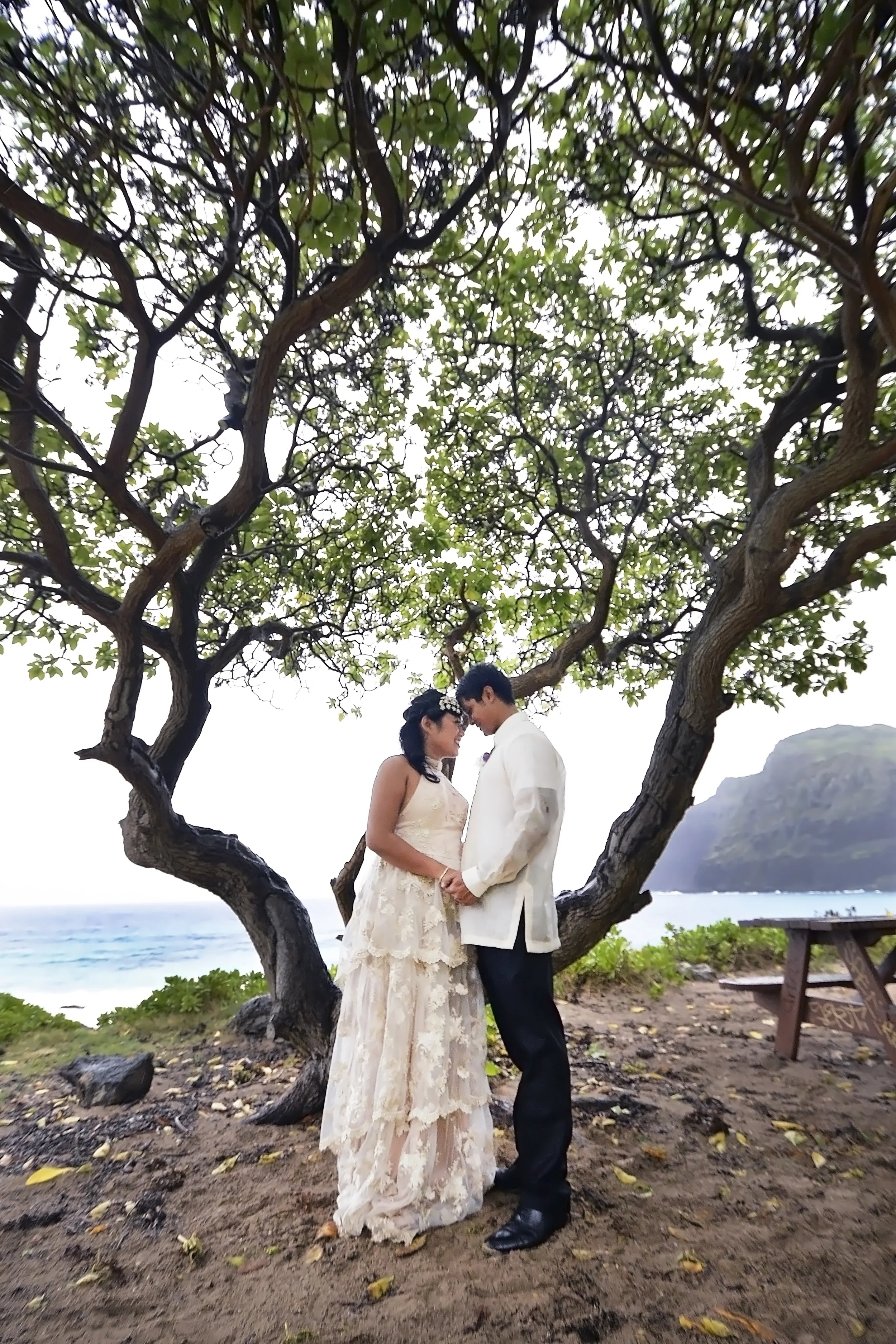 17-waimanalo-pier-wedding.jpg