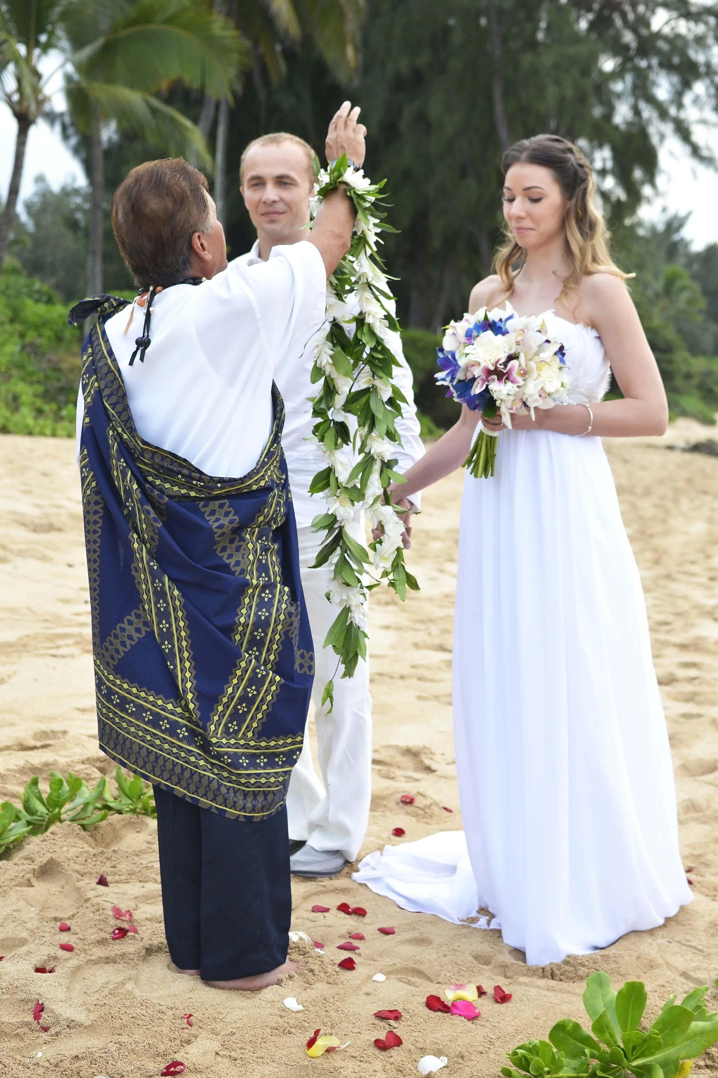 5-papailoa-beach-ceremony.jpg