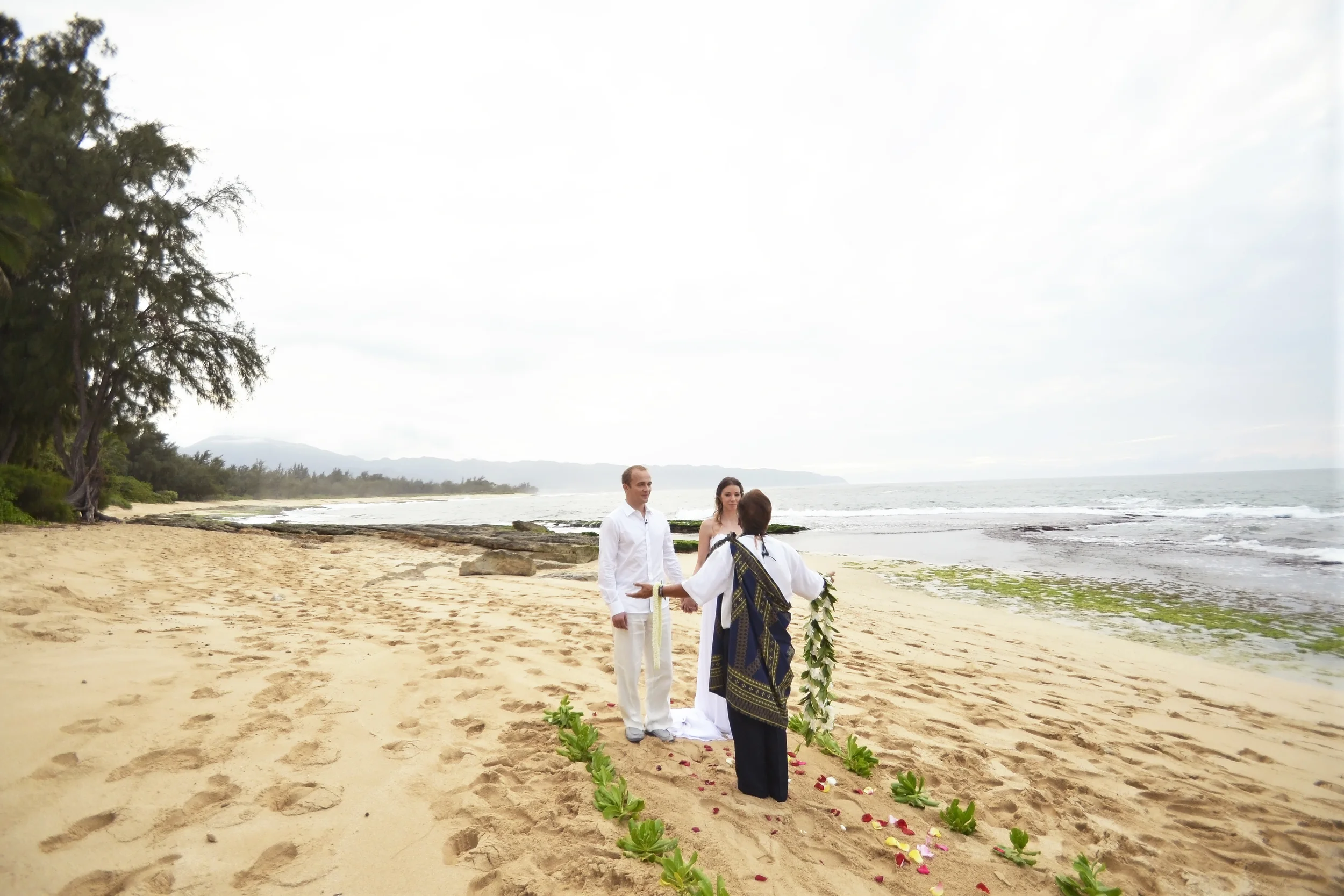 7-papailoa-beach-ceremony.jpg
