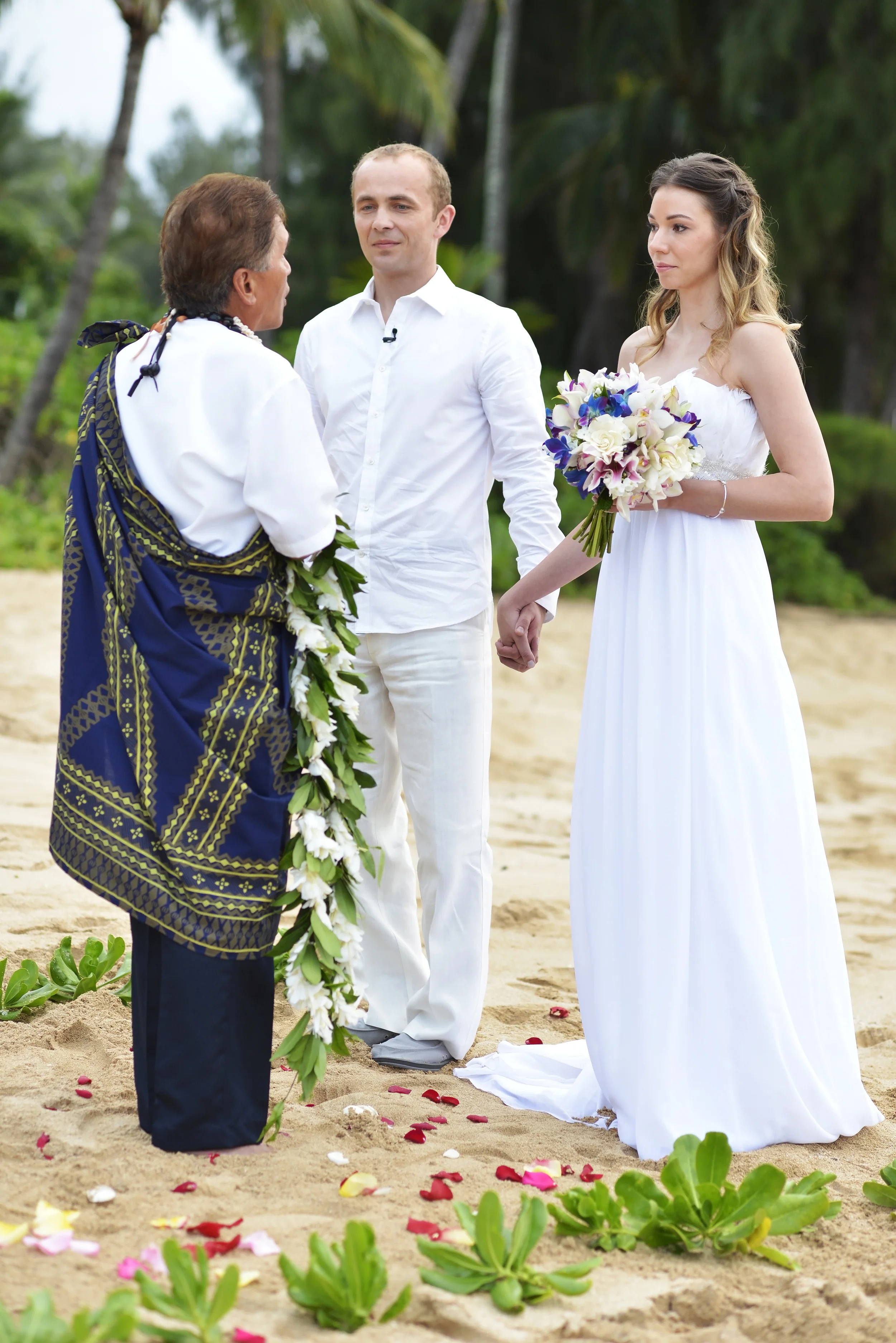 6-papailoa-beach-ceremony.jpg