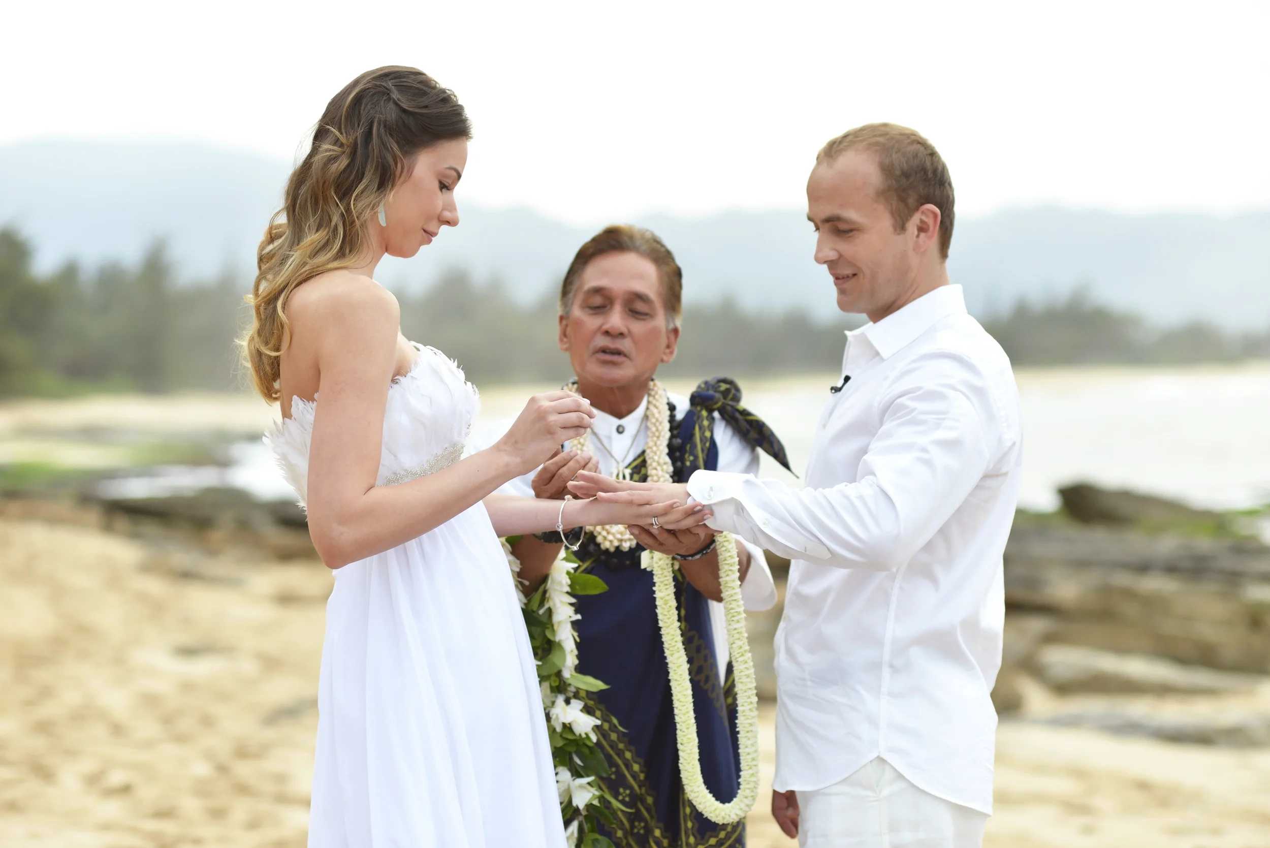 11-papailoa-beach-ceremony.jpg