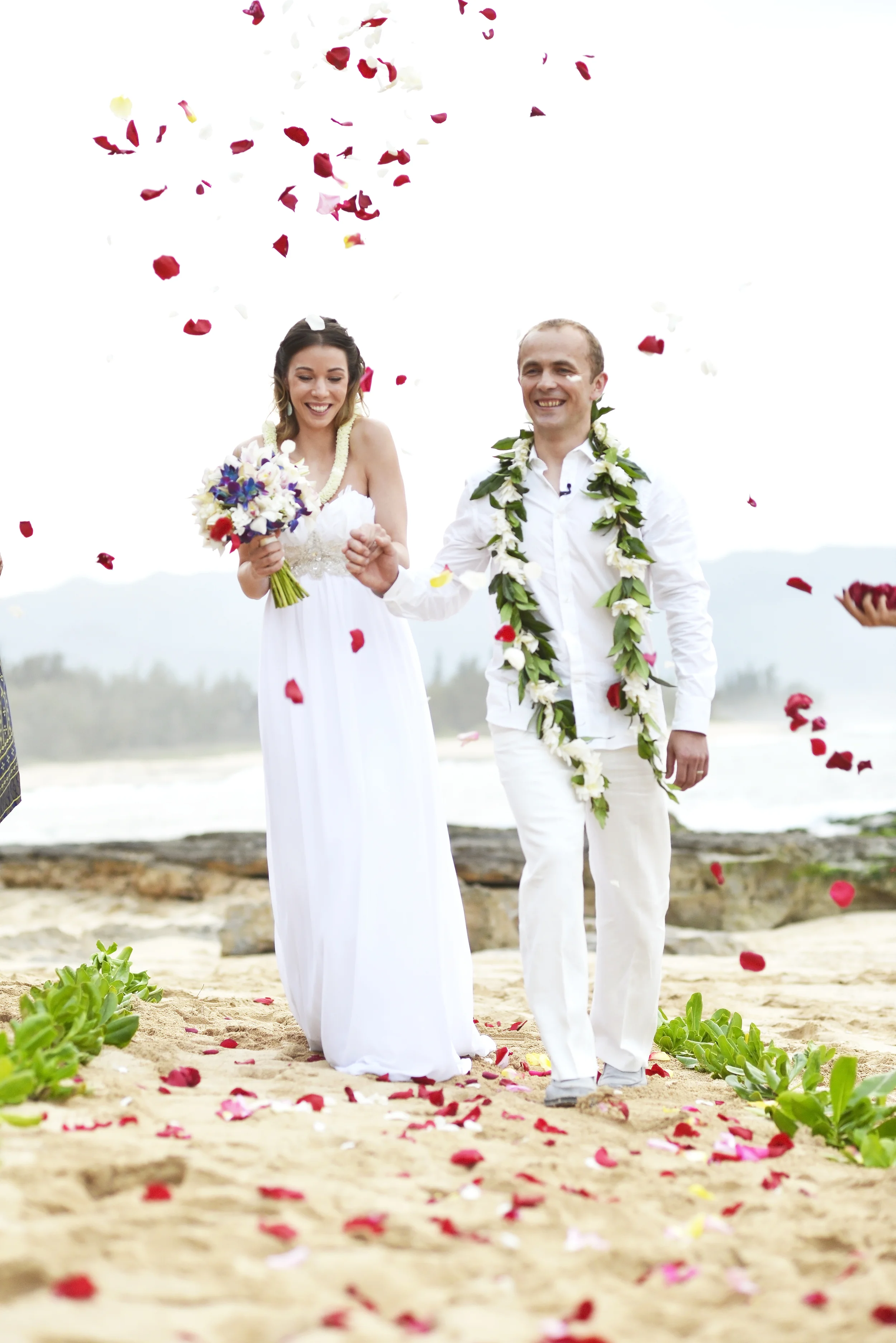 15-papailoa-beach-ceremony.jpg