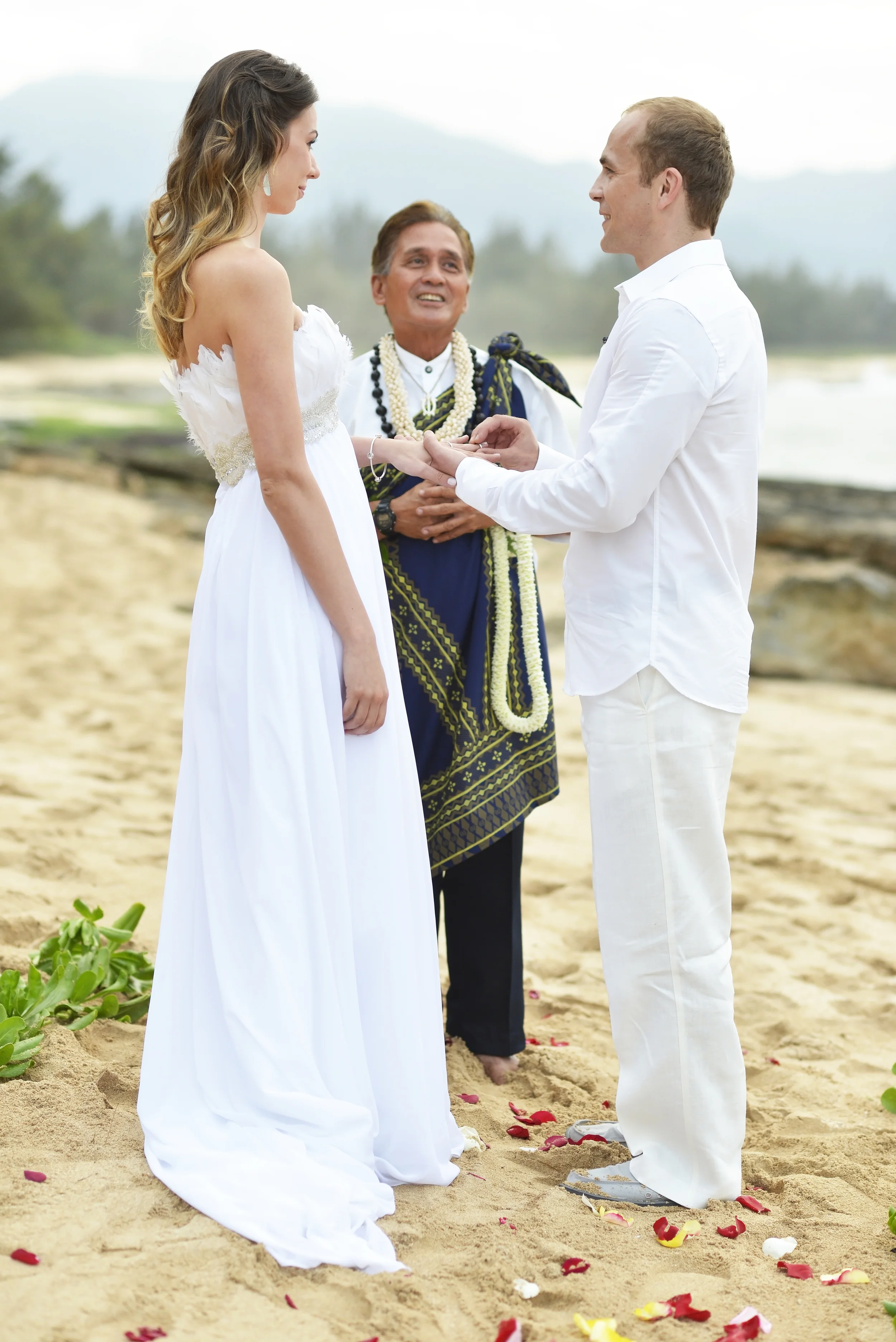 9-papailoa-beach-ceremony.jpg