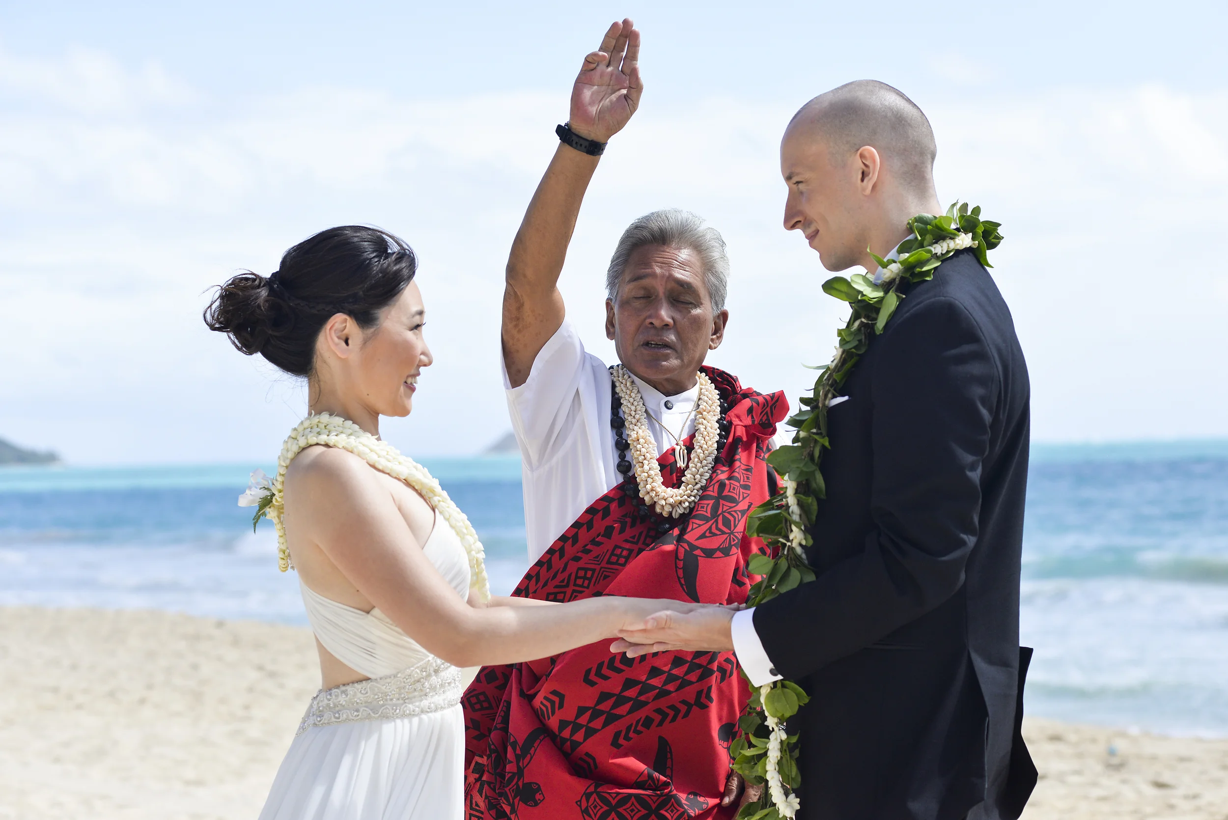 10-waimanalo-beach-wedding.jpg