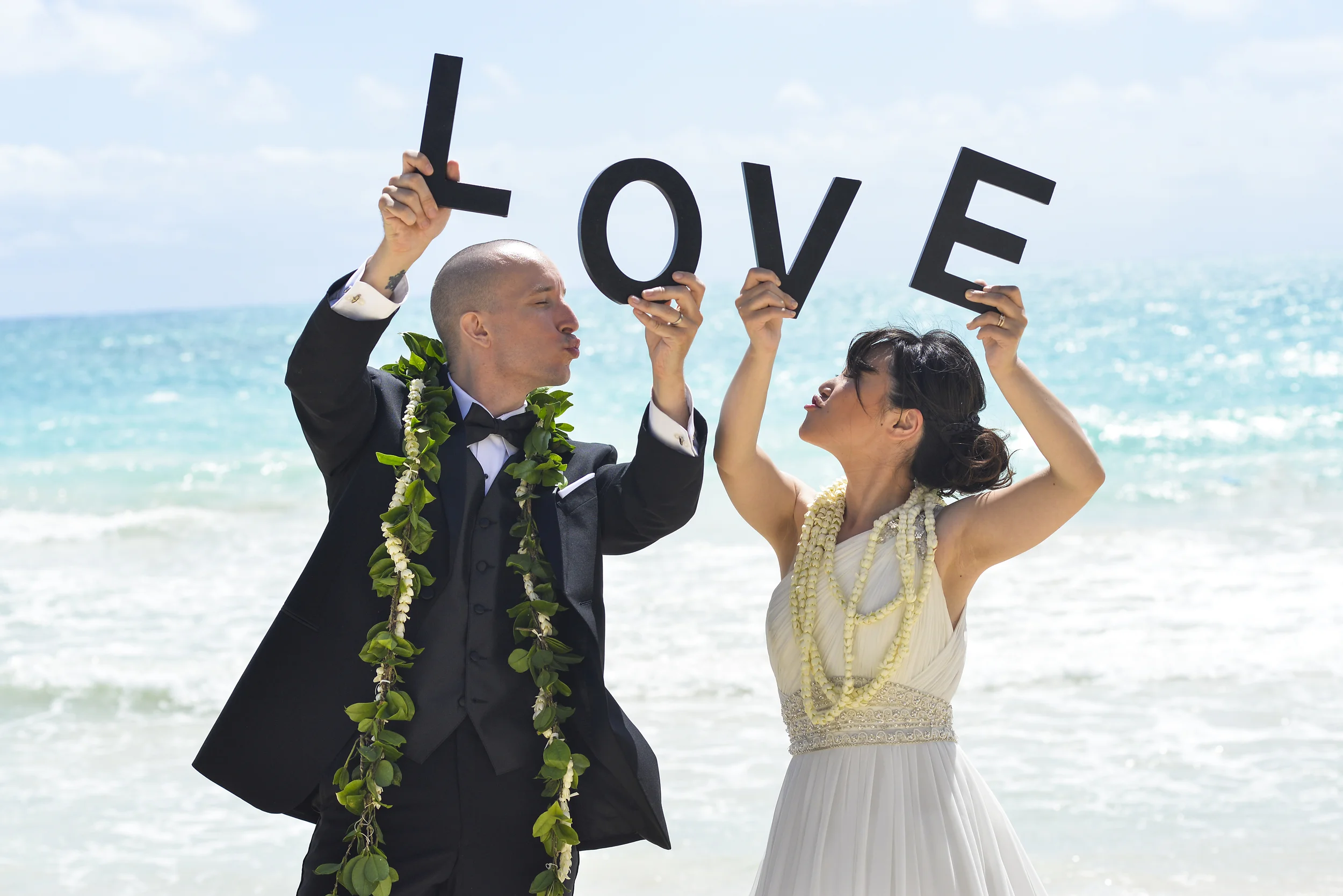 19-waimanalo-beach-wedding.jpg