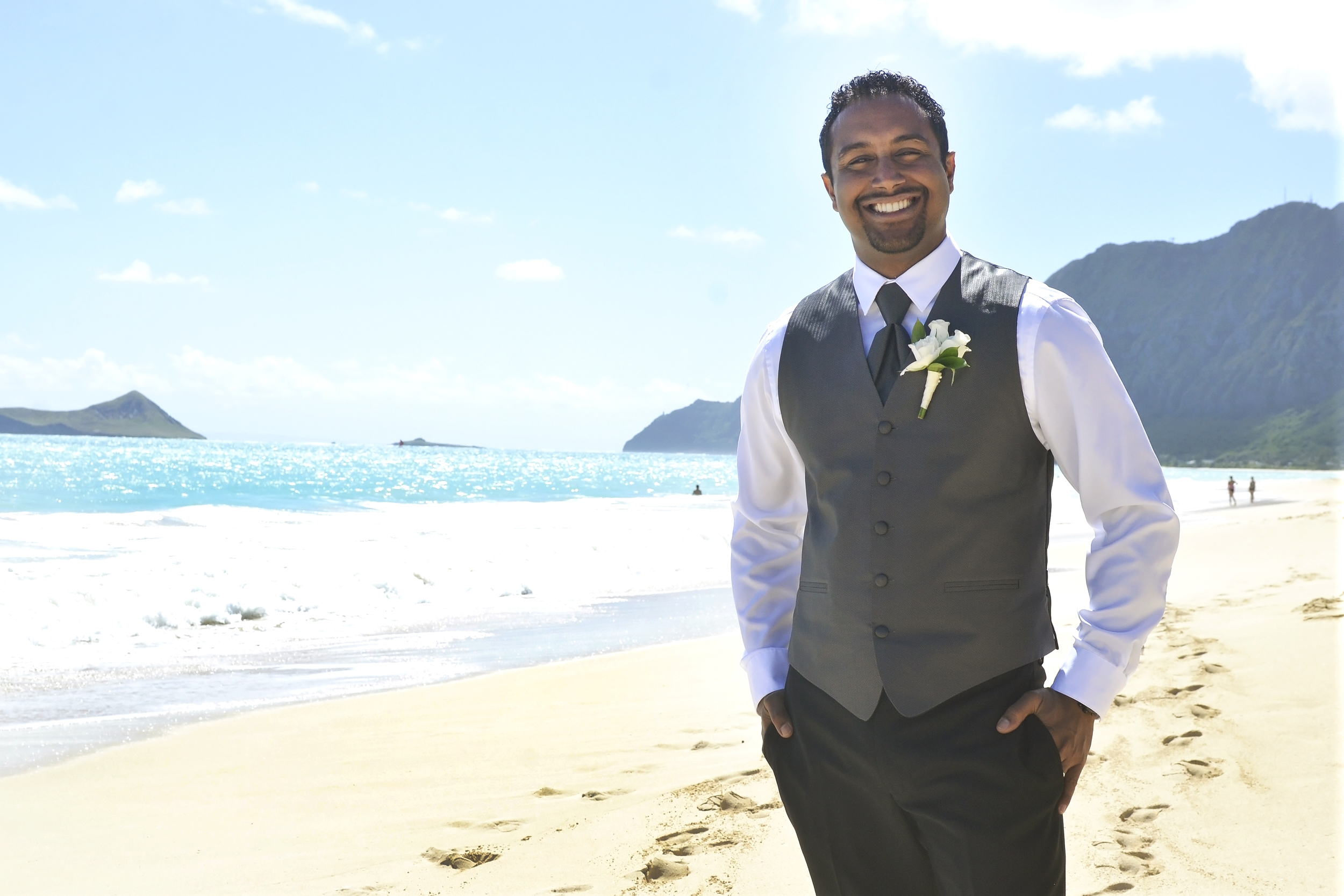 8-waimanalo-oahu-hawaii-wedding.jpg
