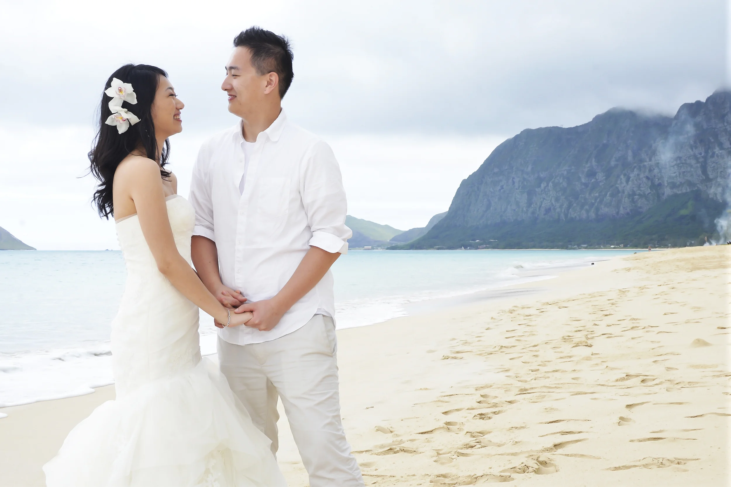 1-waimanalo-bay-beach-hawaii-wedding.jpg