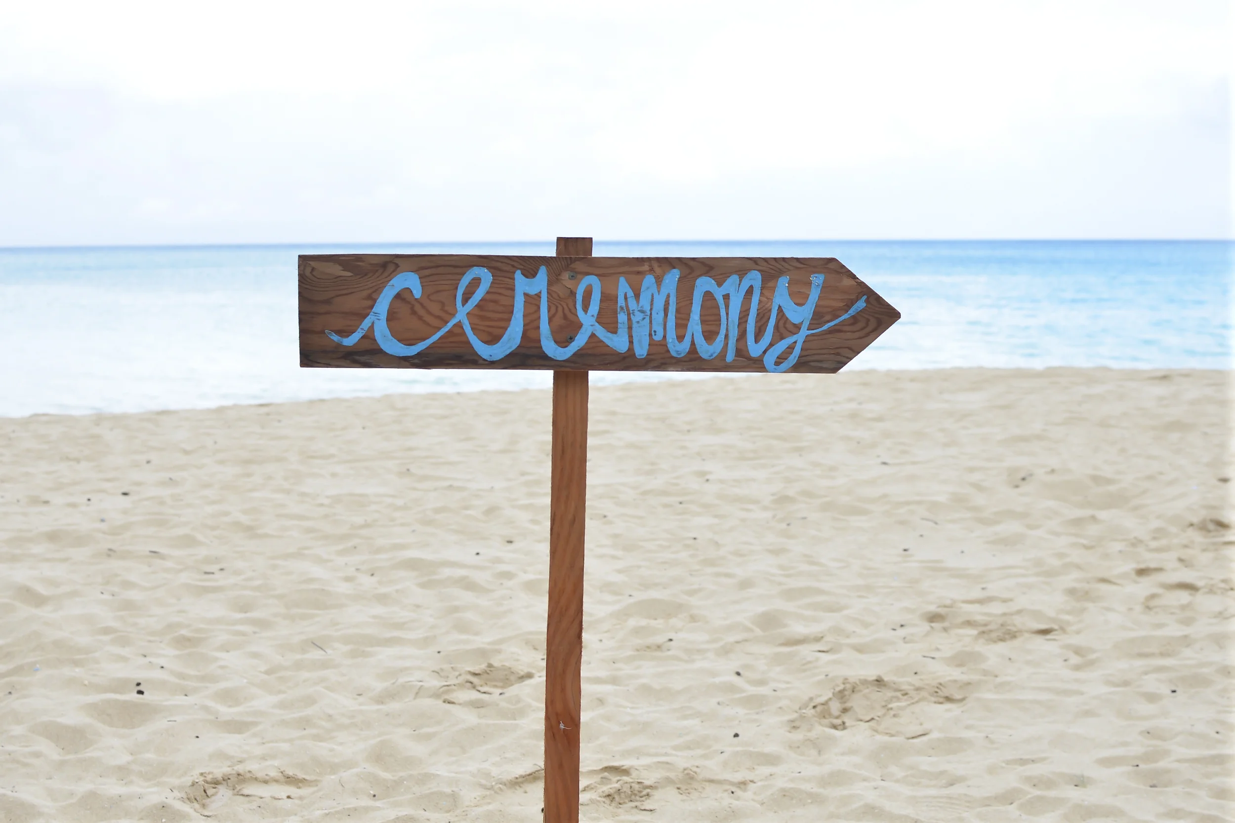 6-waimanalo-bay-beach-hawaii-wedding.jpg