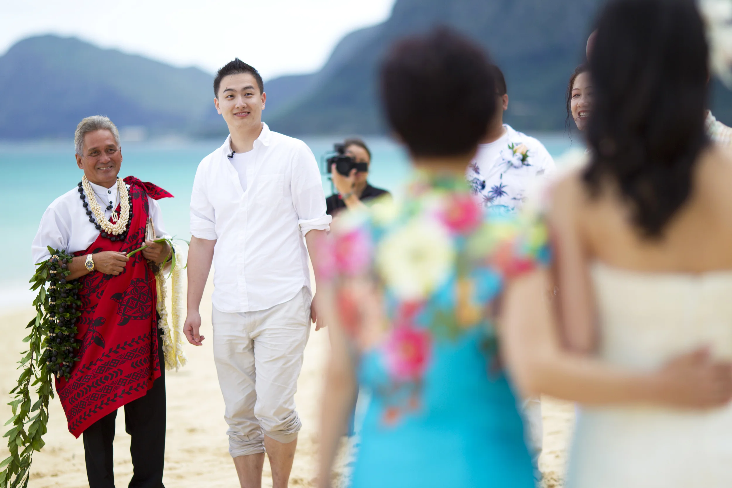 11-waimanalo-bay-beach-hawaii-wedding.jpg