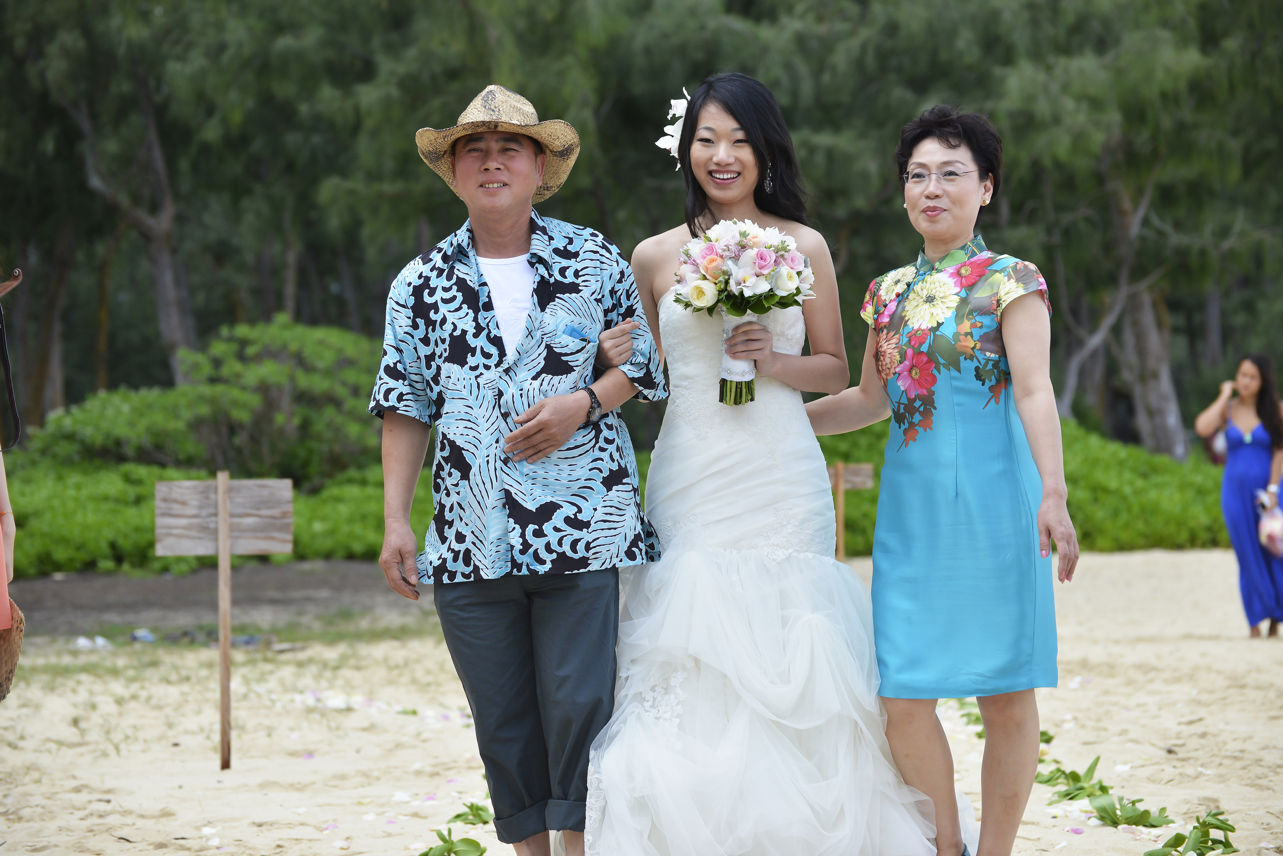 10-waimanalo-bay-beach-hawaii-wedding.jpg