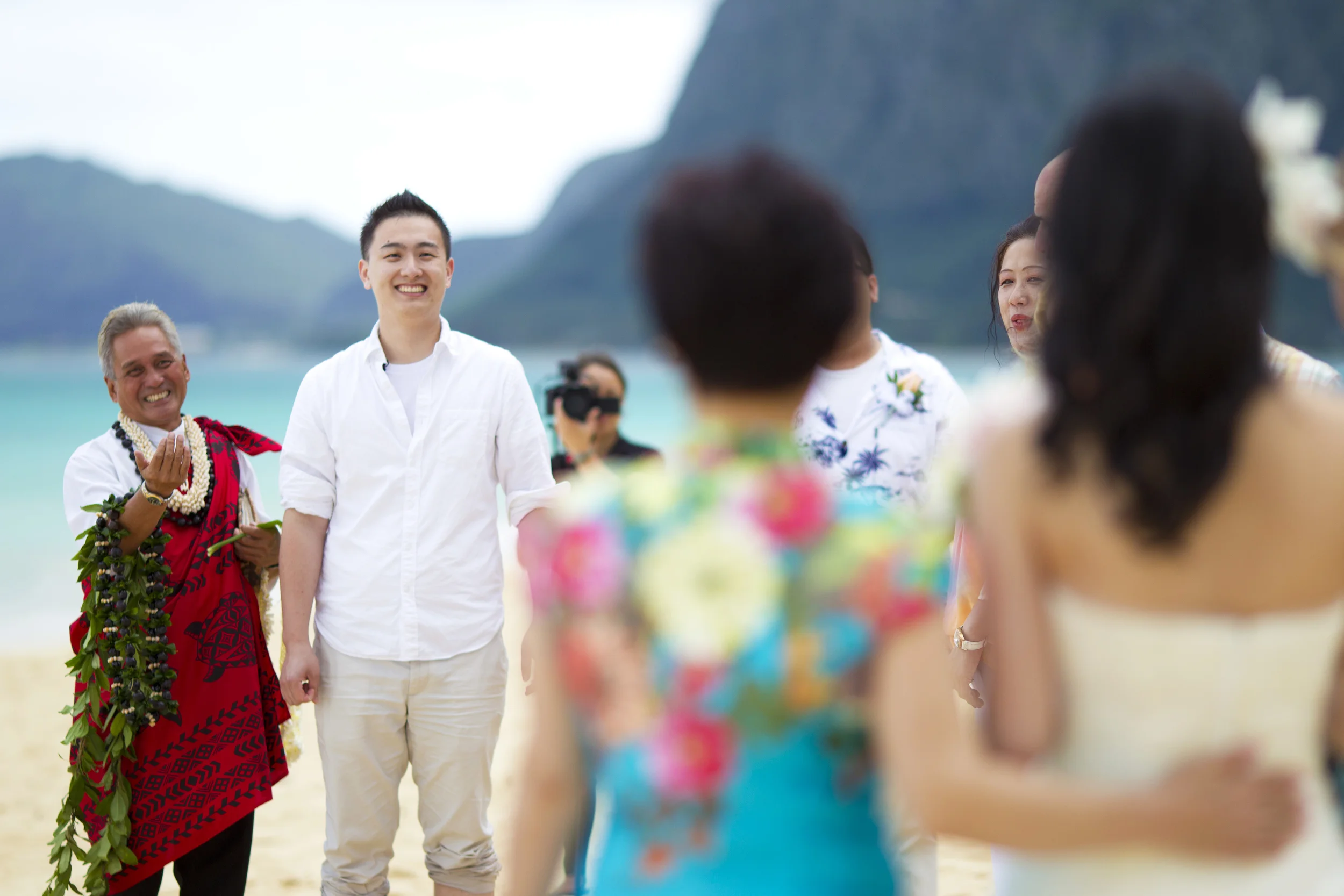 12-waimanalo-bay-beach-hawaii-wedding.jpg