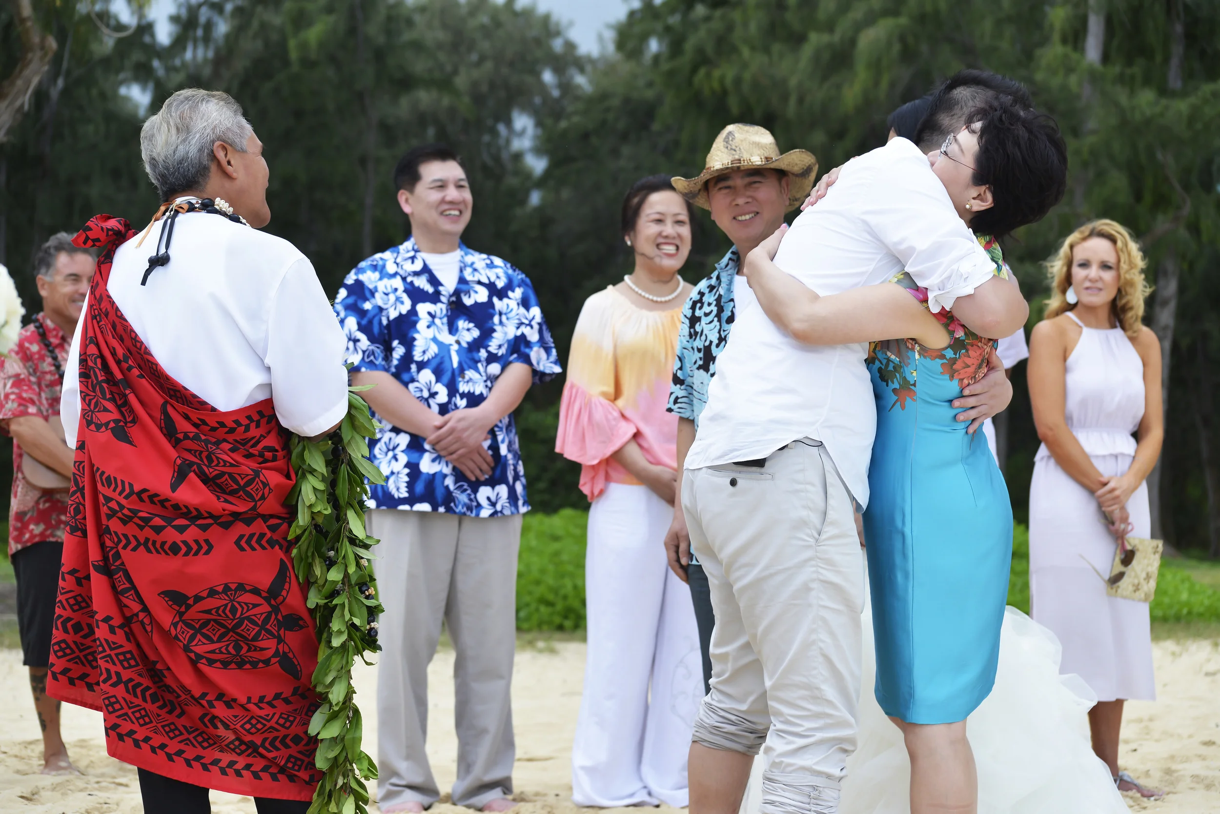 13-waimanalo-bay-beach-hawaii-wedding.jpg