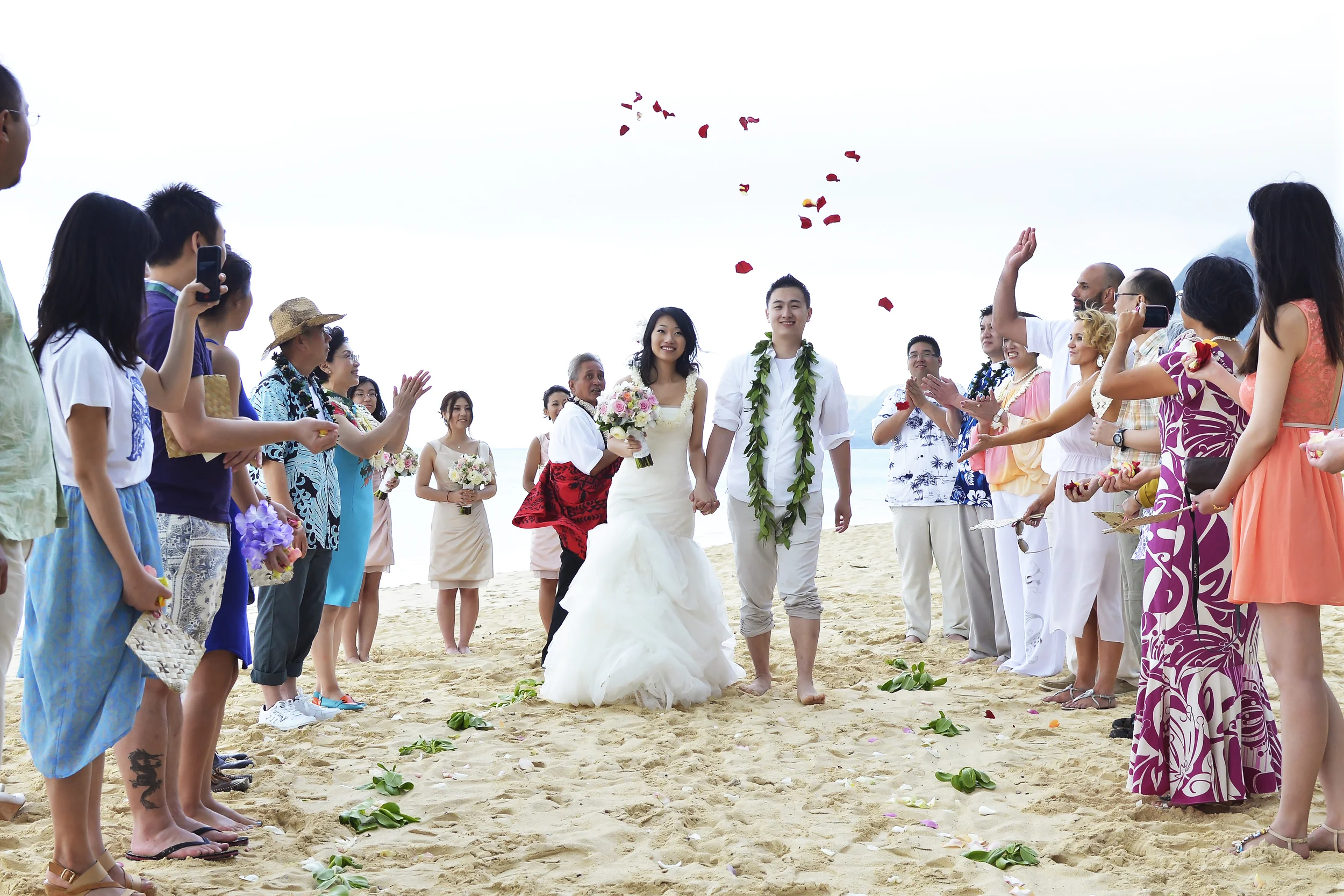 16-waimanalo-bay-beach-hawaii-wedding.jpg