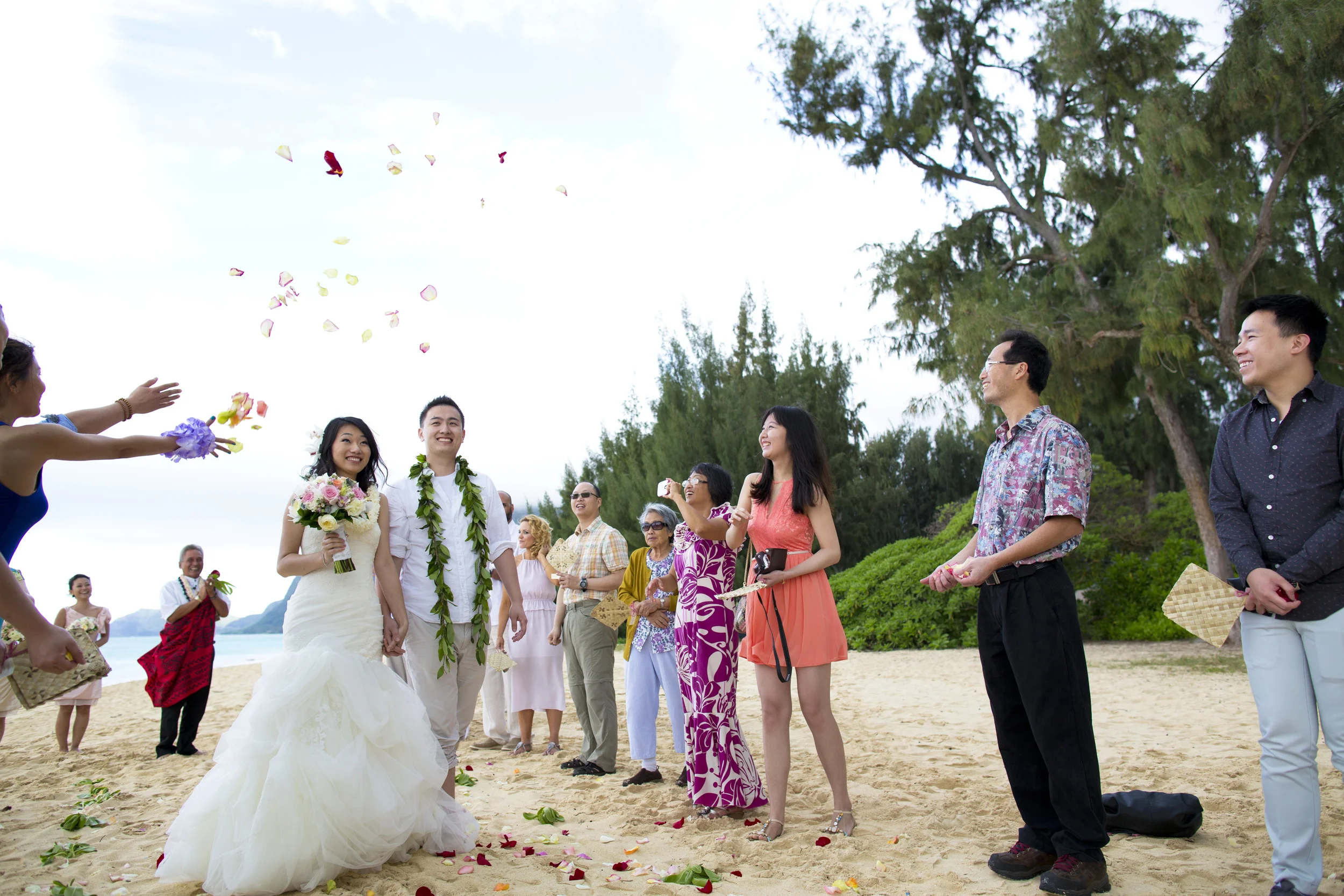 17-waimanalo-bay-beach-hawaii-wedding.jpg